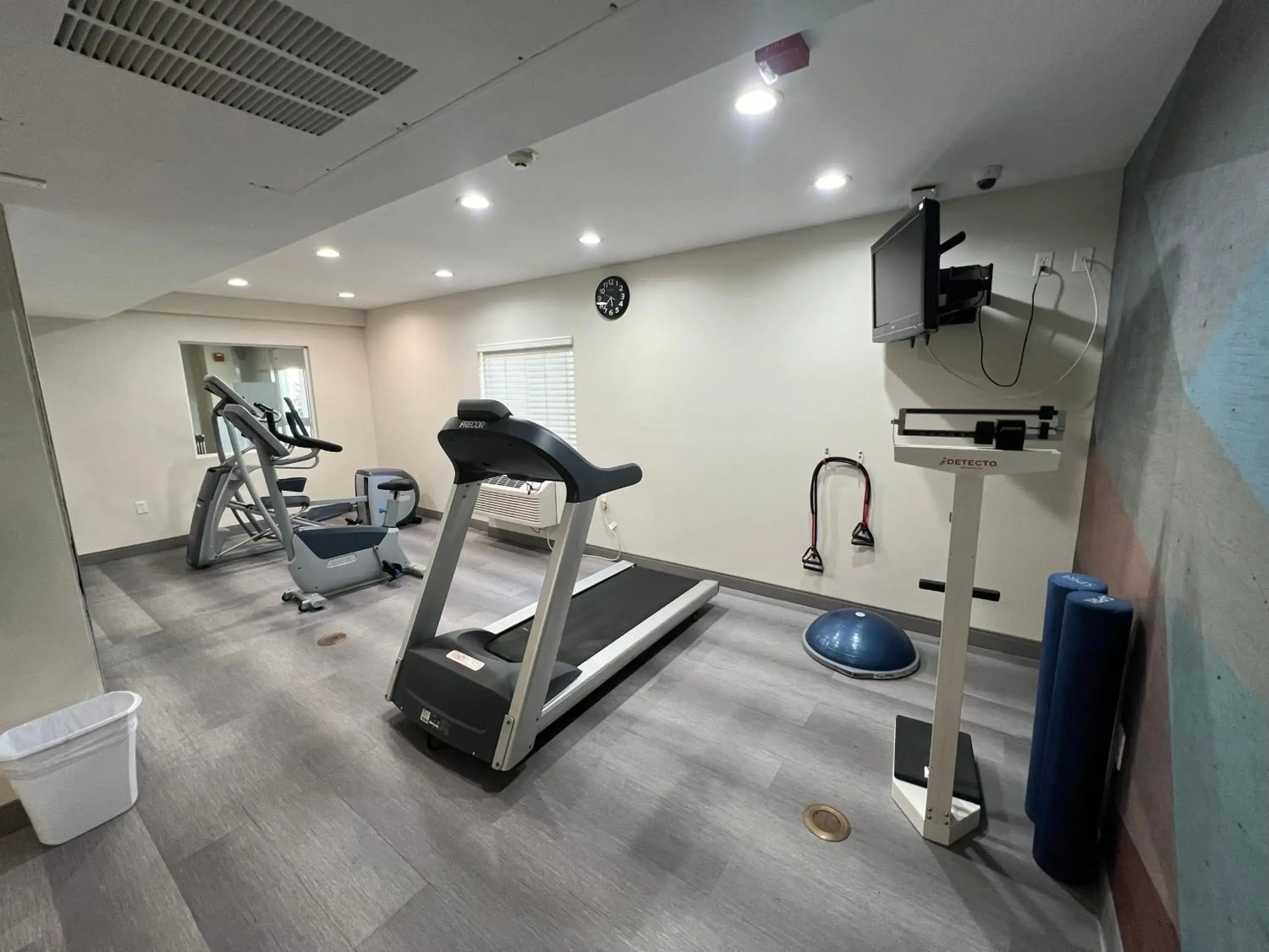 Fitness centre/facilities in Candlewood Suites LAX Hawthorne by IHG Fitness centre/facilities in Candlewood Suites LAX Hawthorne by IHG