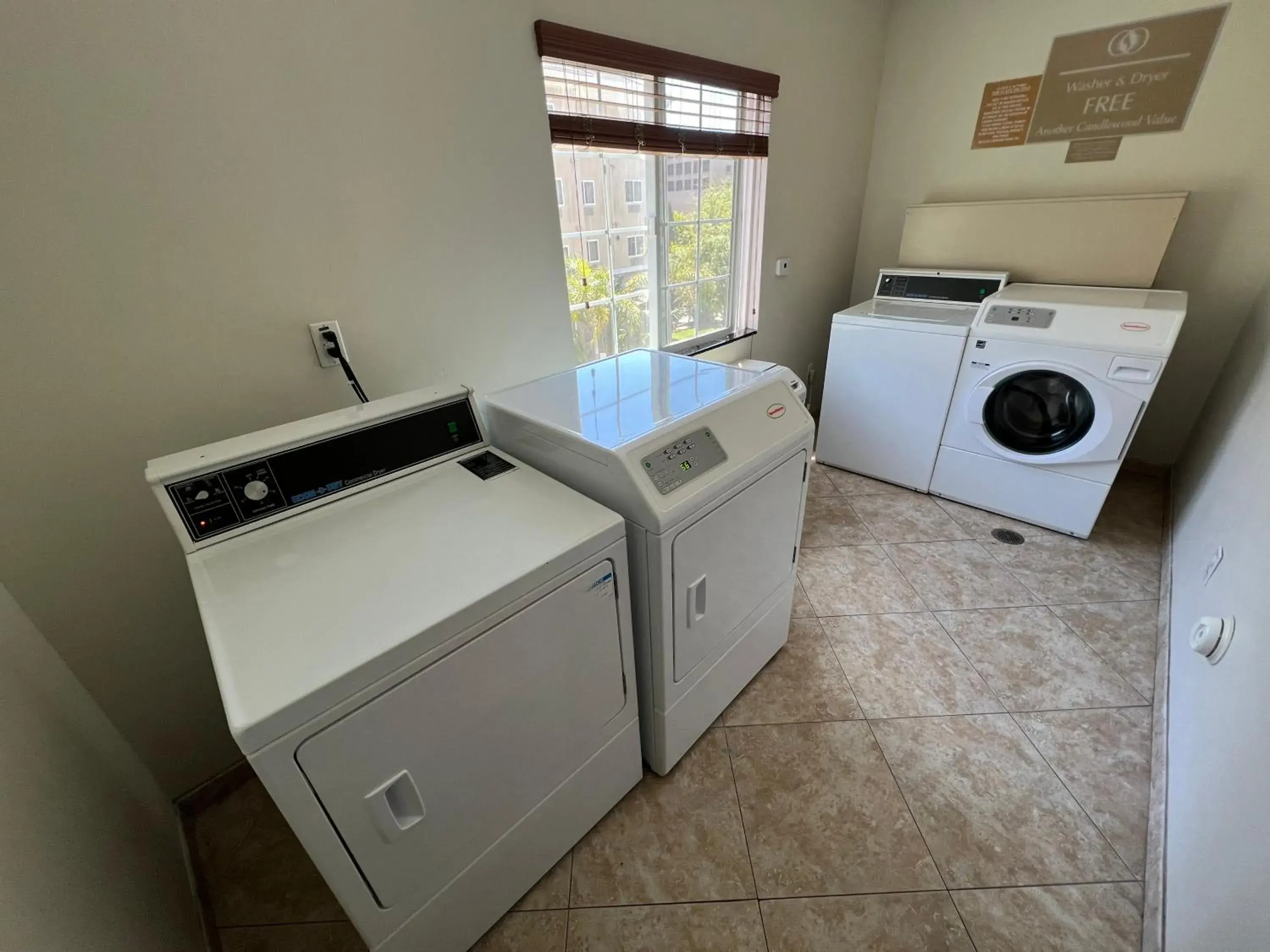 laundry in Candlewood Suites LAX Hawthorne by IHG laundry in Candlewood Suites LAX Hawthorne by IHG