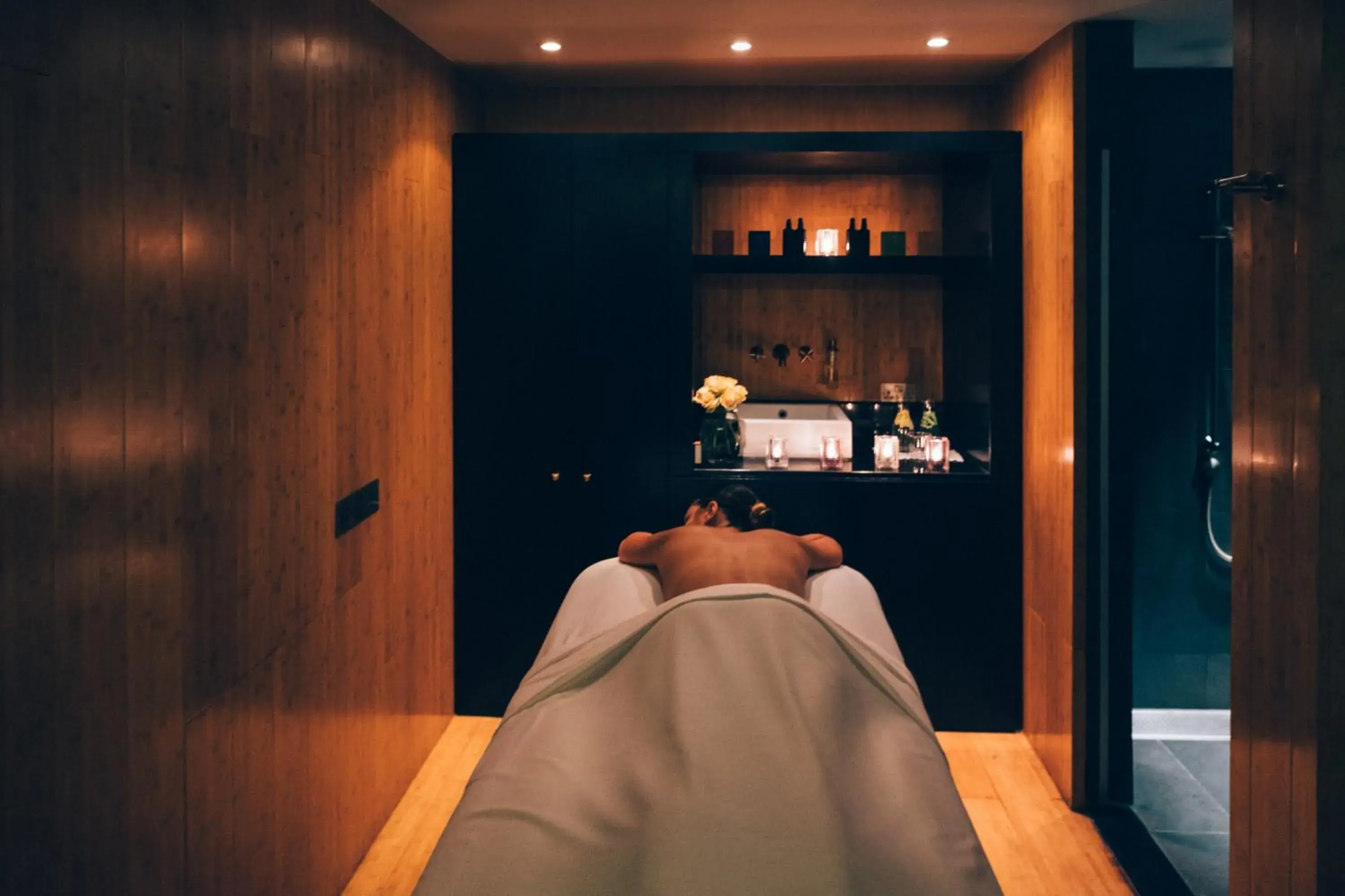Sauna, Bed in Rosewood London Sauna, Bed in Rosewood London