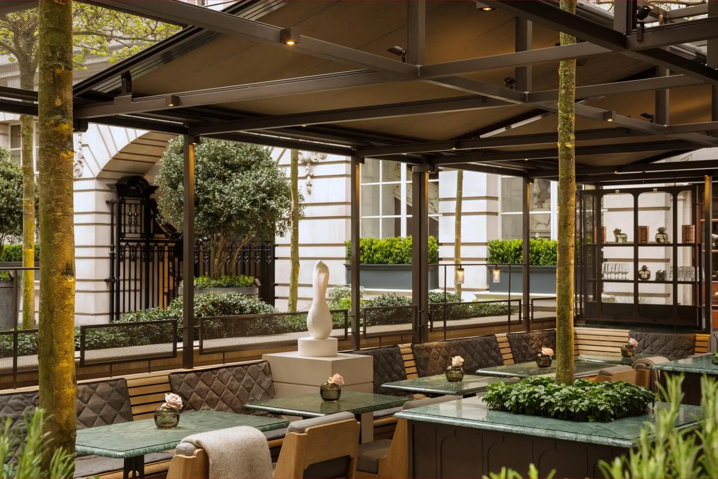 Restaurant/places to eat in Rosewood London Restaurant/places to eat in Rosewood London