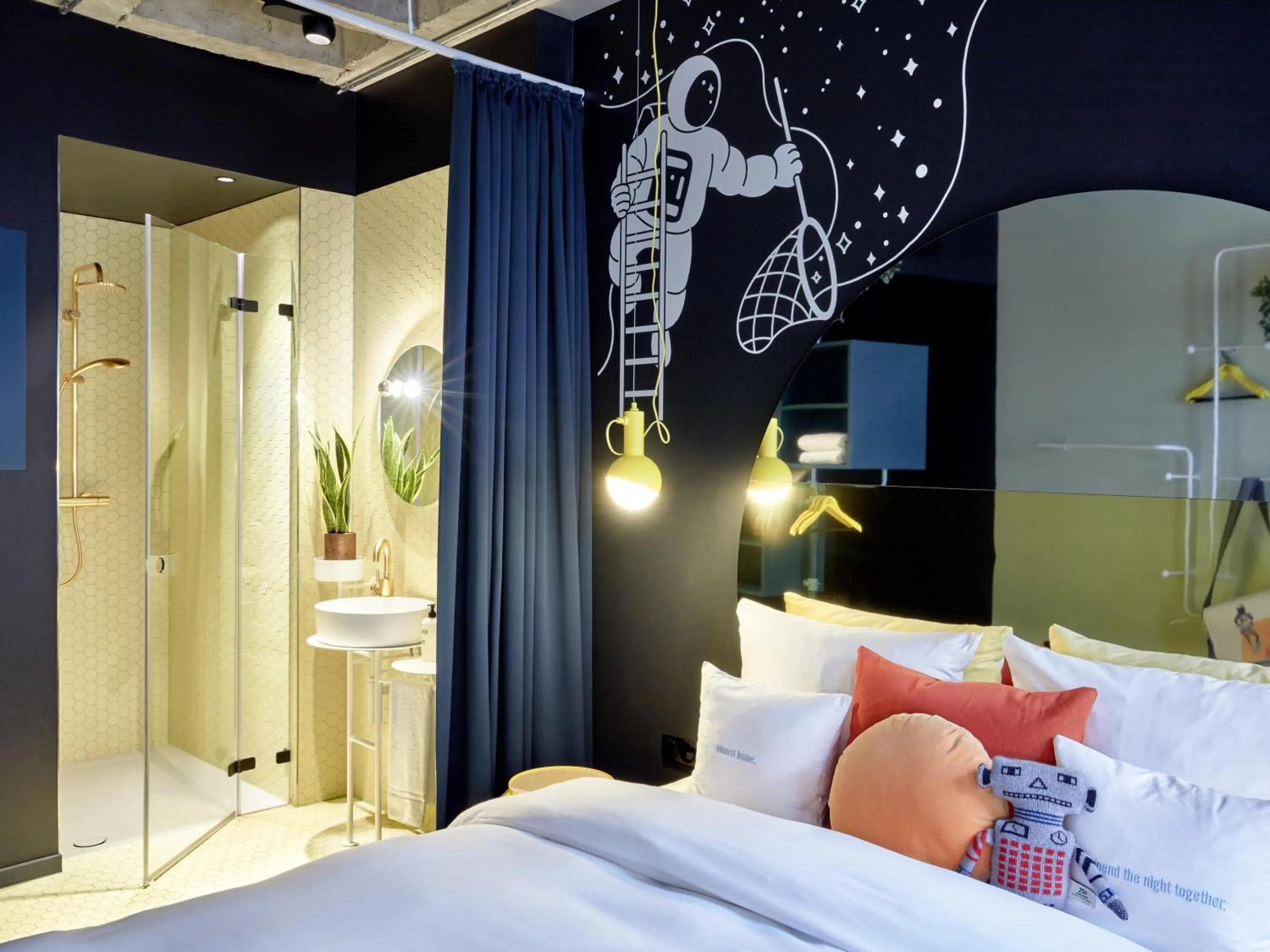Bedroom, Bed in 25hours Hotel The Circle