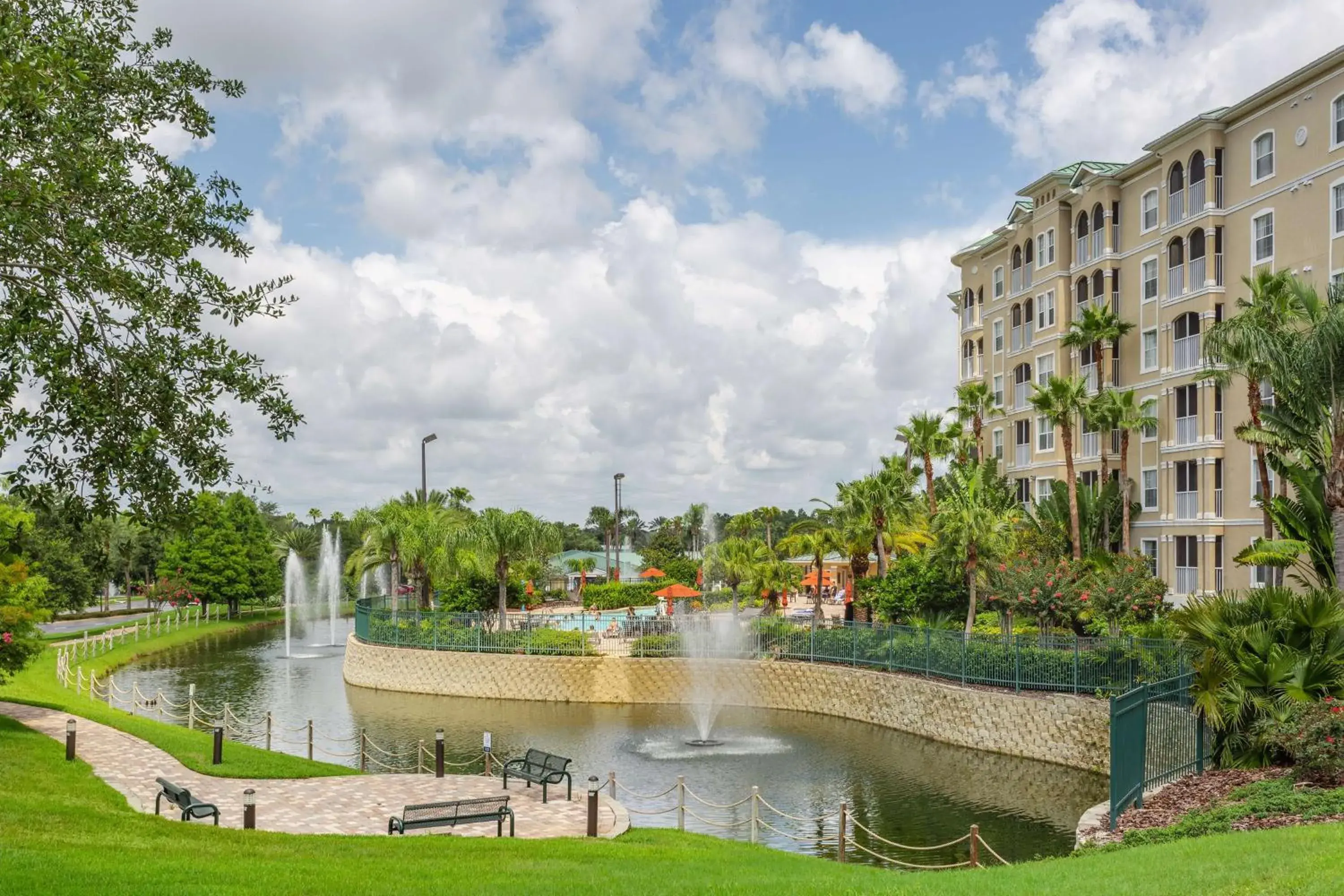 Property building in Hilton Vacation Club Mystic Dunes Orlando Property building in Hilton Vacation Club Mystic Dunes Orlando
