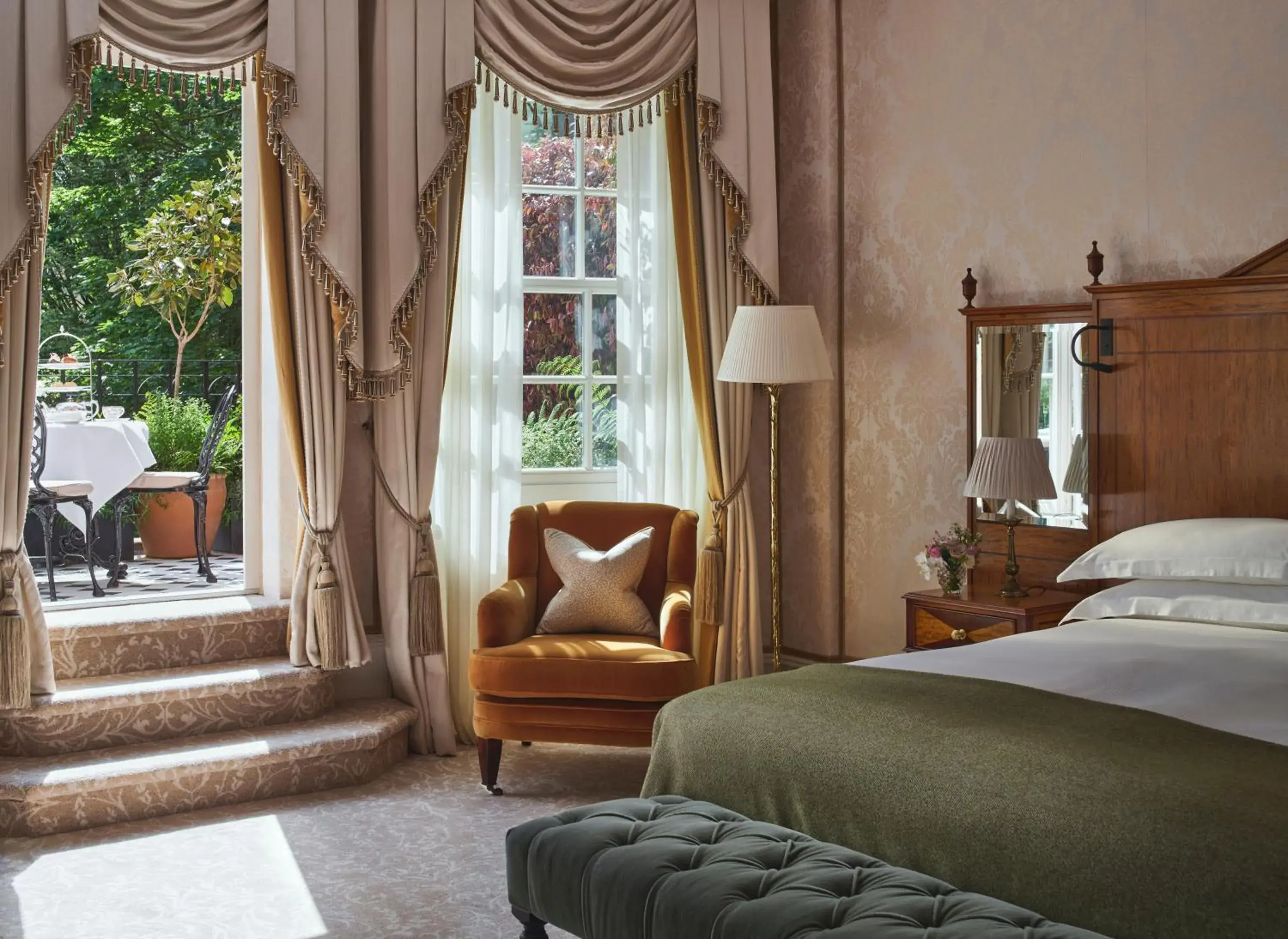 Balcony/Terrace, Bed in The Goring Balcony/Terrace, Bed in The Goring