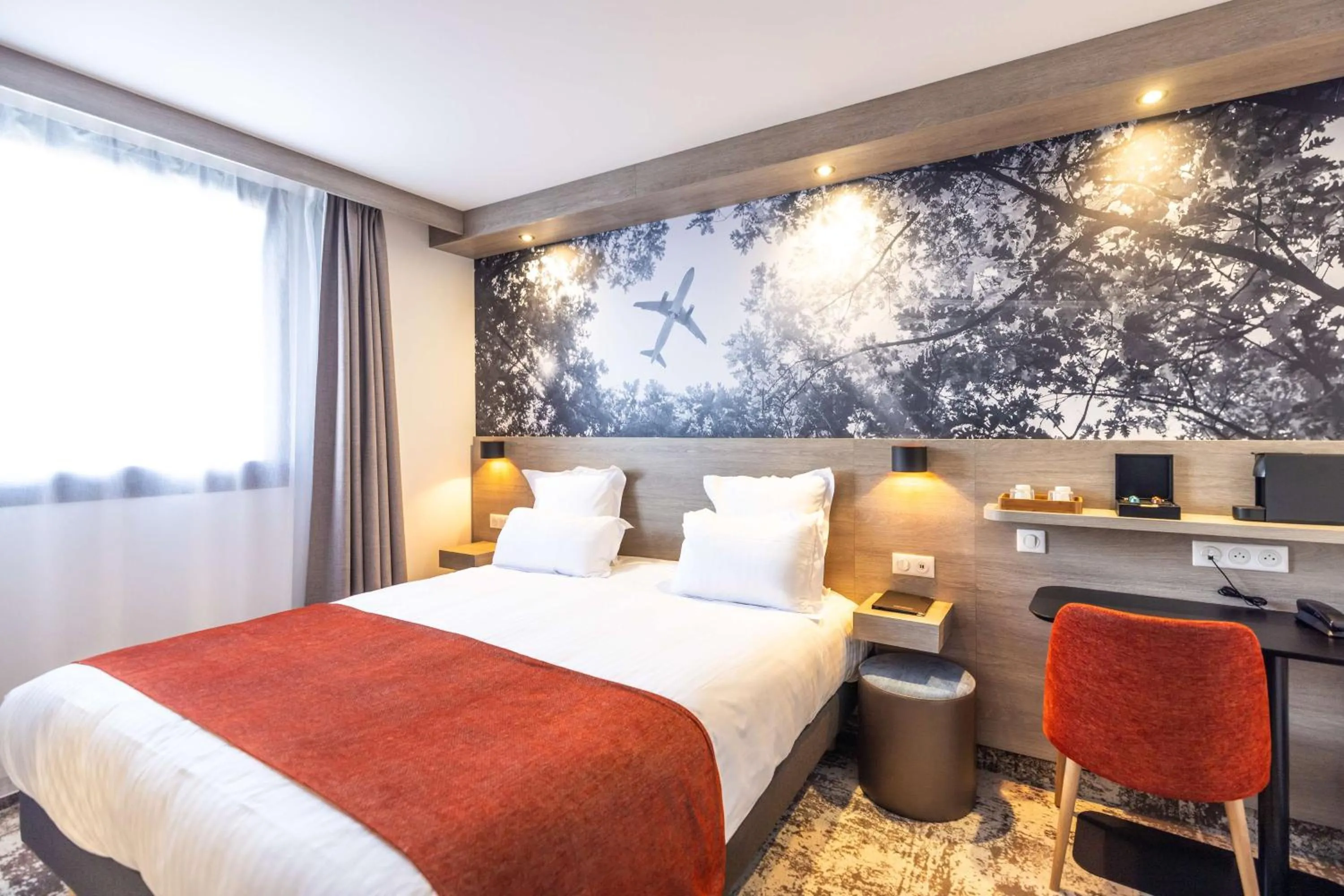 Bedroom, Bed in Best Western Saint Exupéry Eysines - Bordeaux Ouest