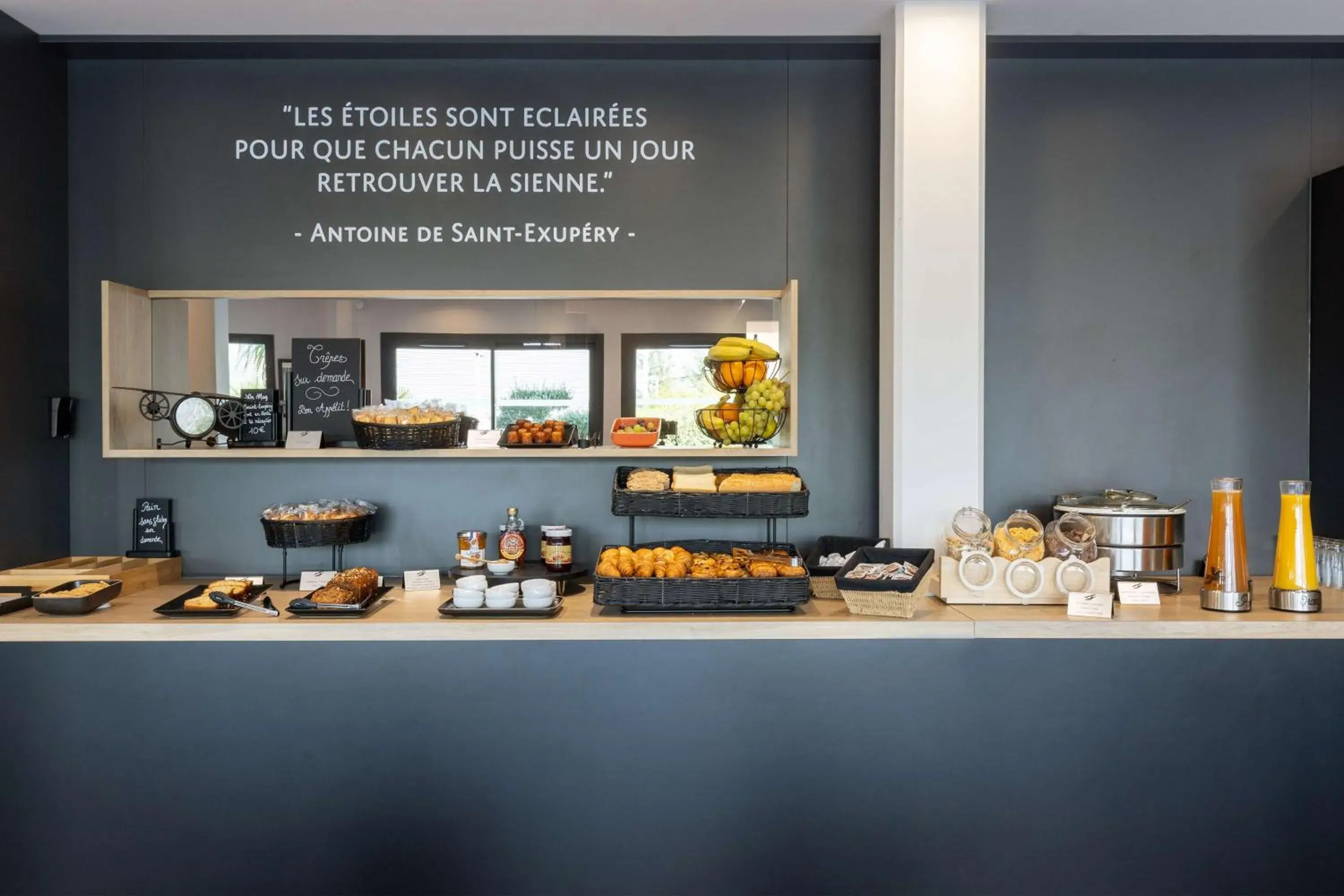 Breakfast in Best Western Saint Exupéry Eysines - Bordeaux Ouest Breakfast in Best Western Saint Exupéry Eysines - Bordeaux Ouest