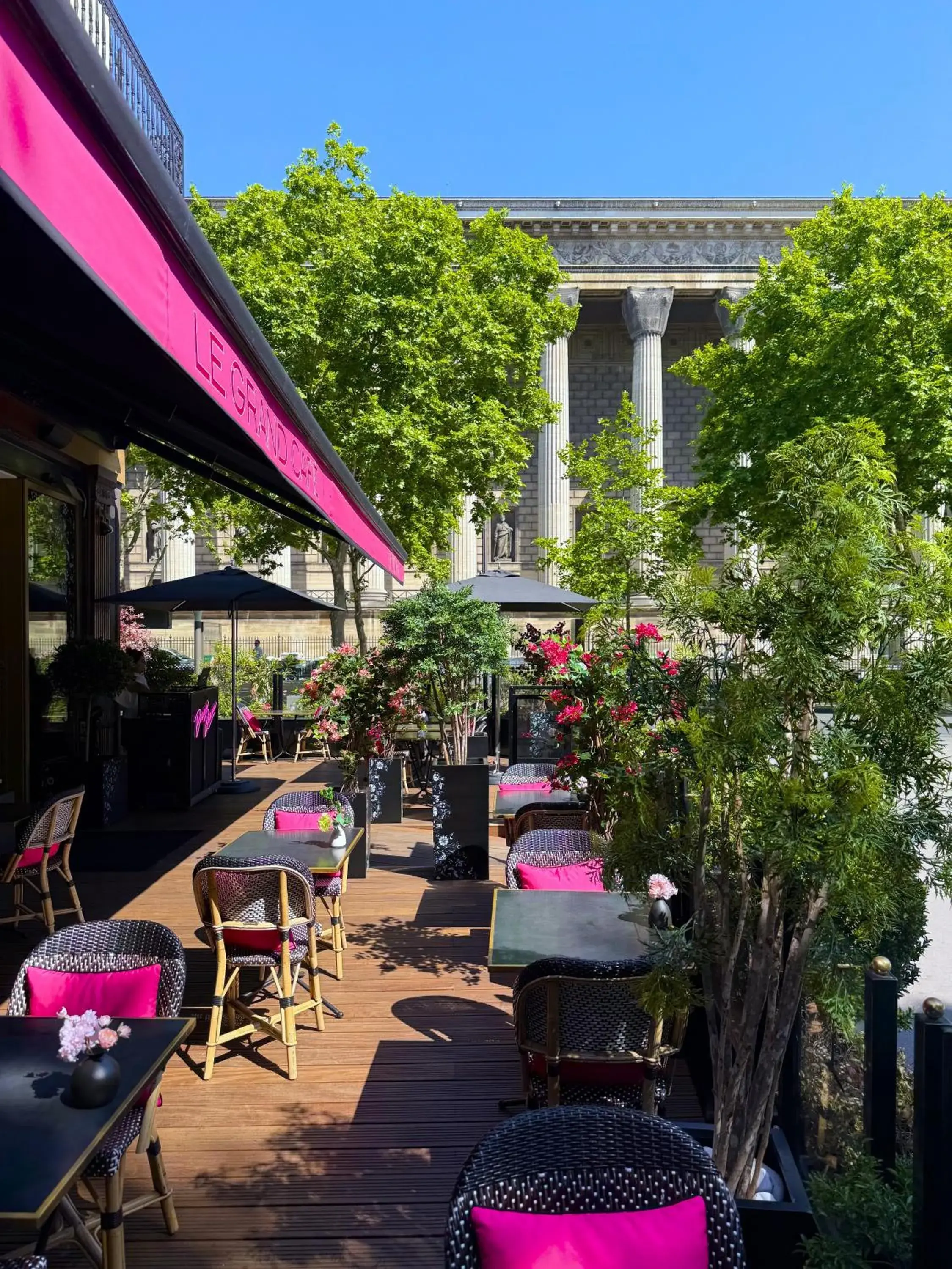 Patio in Fauchon l'Hôtel Paris Patio in Fauchon l'Hôtel Paris