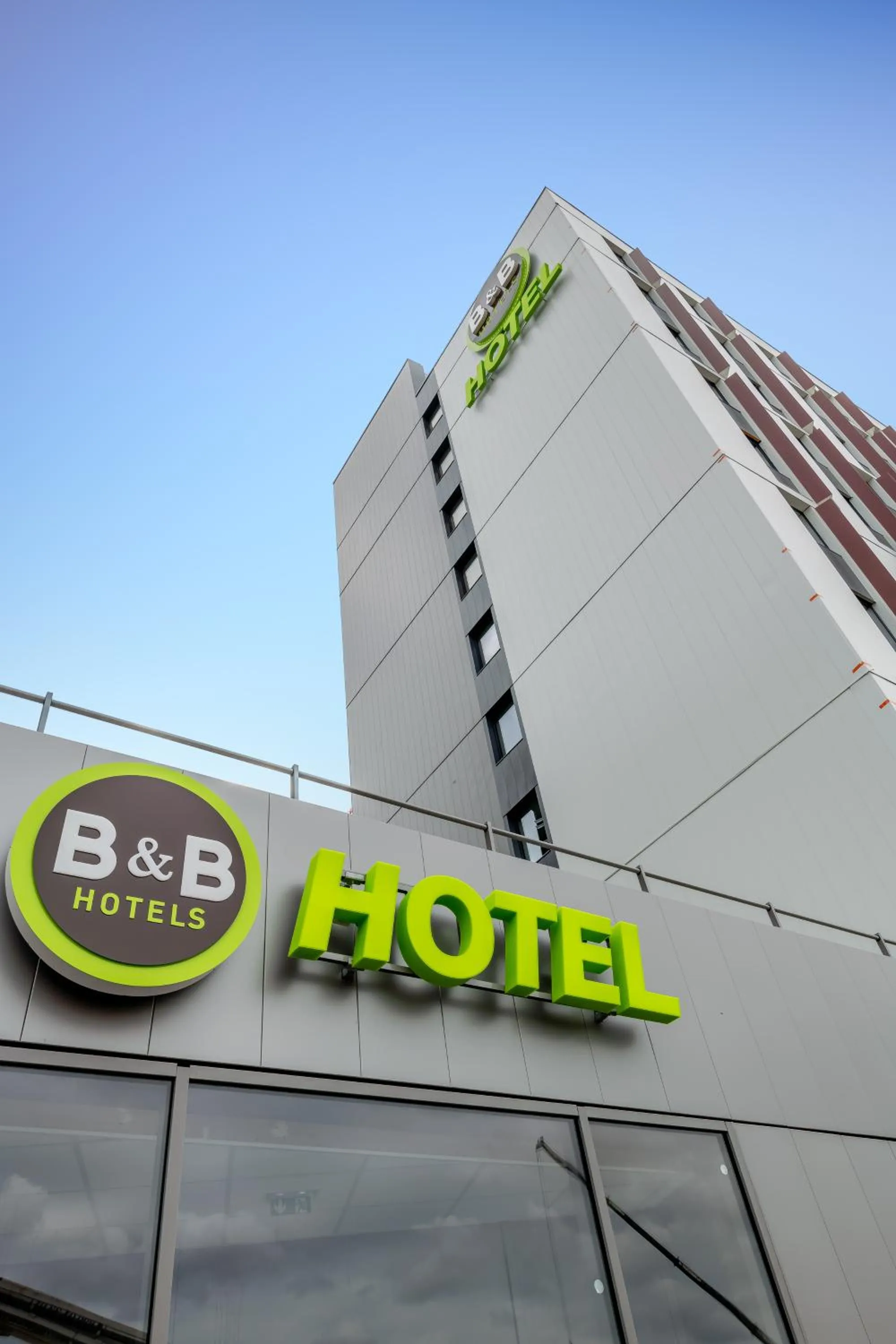Facade/entrance in B&B HOTEL Bordeaux Centre Gare Saint-Jean
