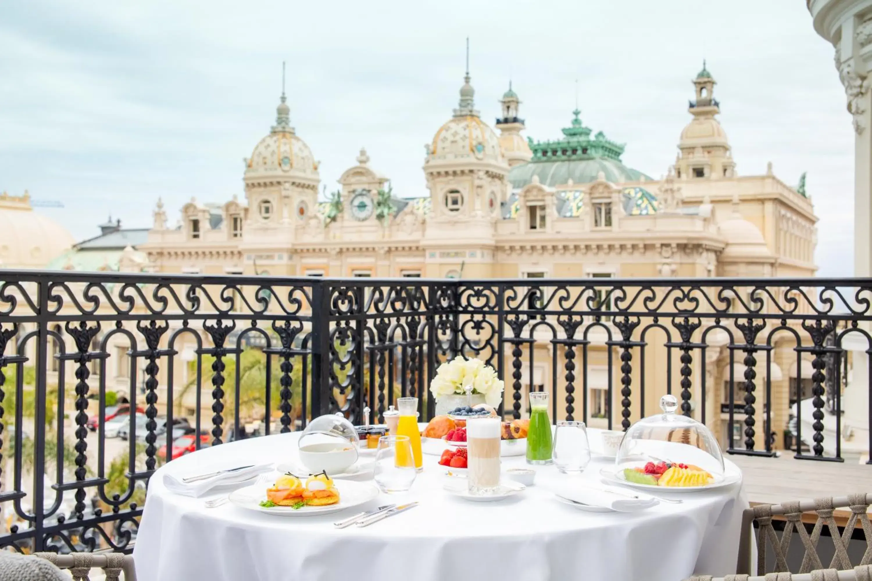 Breakfast in Hôtel de Paris Monte-Carlo Breakfast in Hôtel de Paris Monte-Carlo