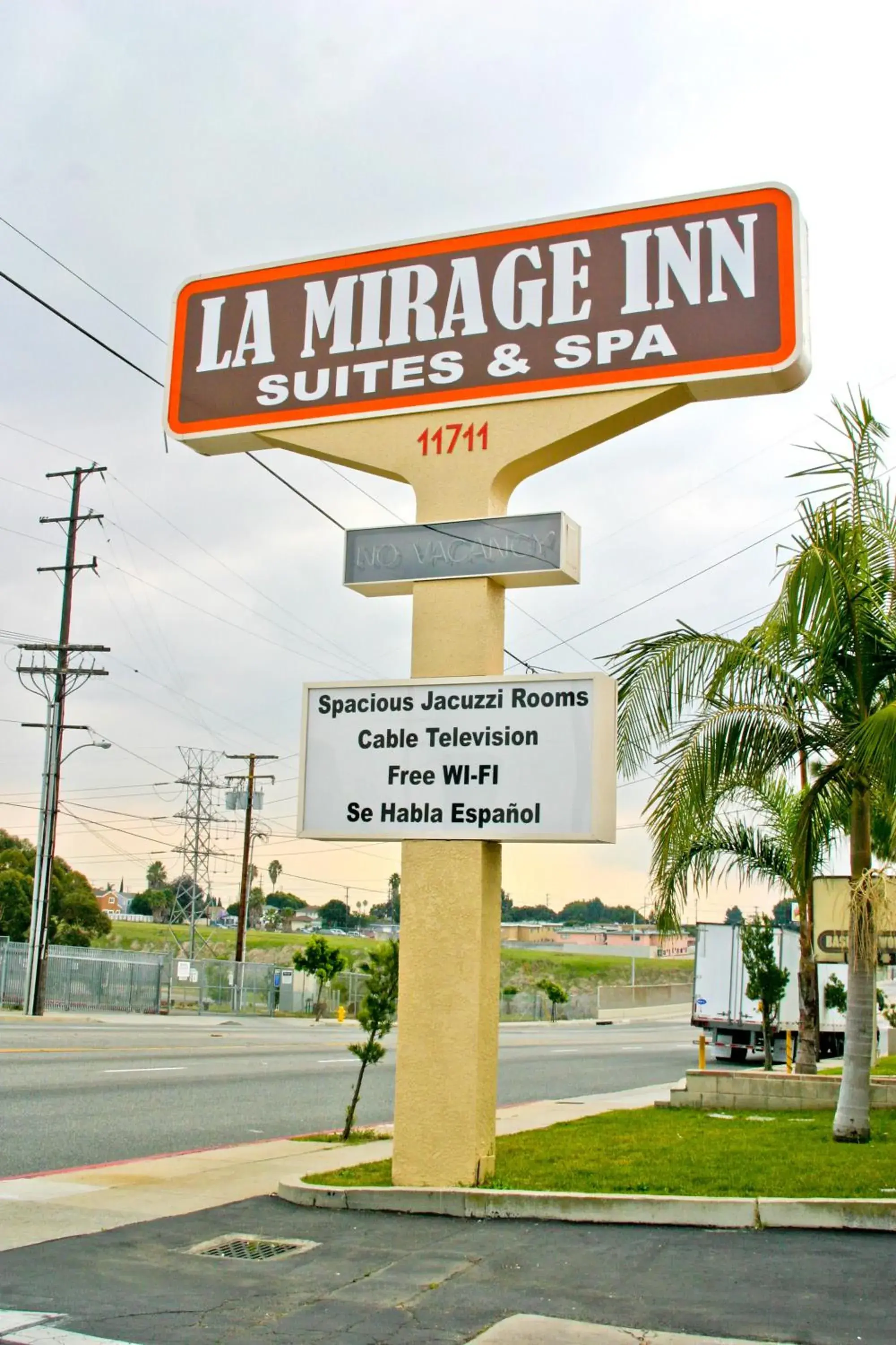 Property logo or sign in La Mirage Inn LAX Airport Property logo or sign in La Mirage Inn LAX Airport