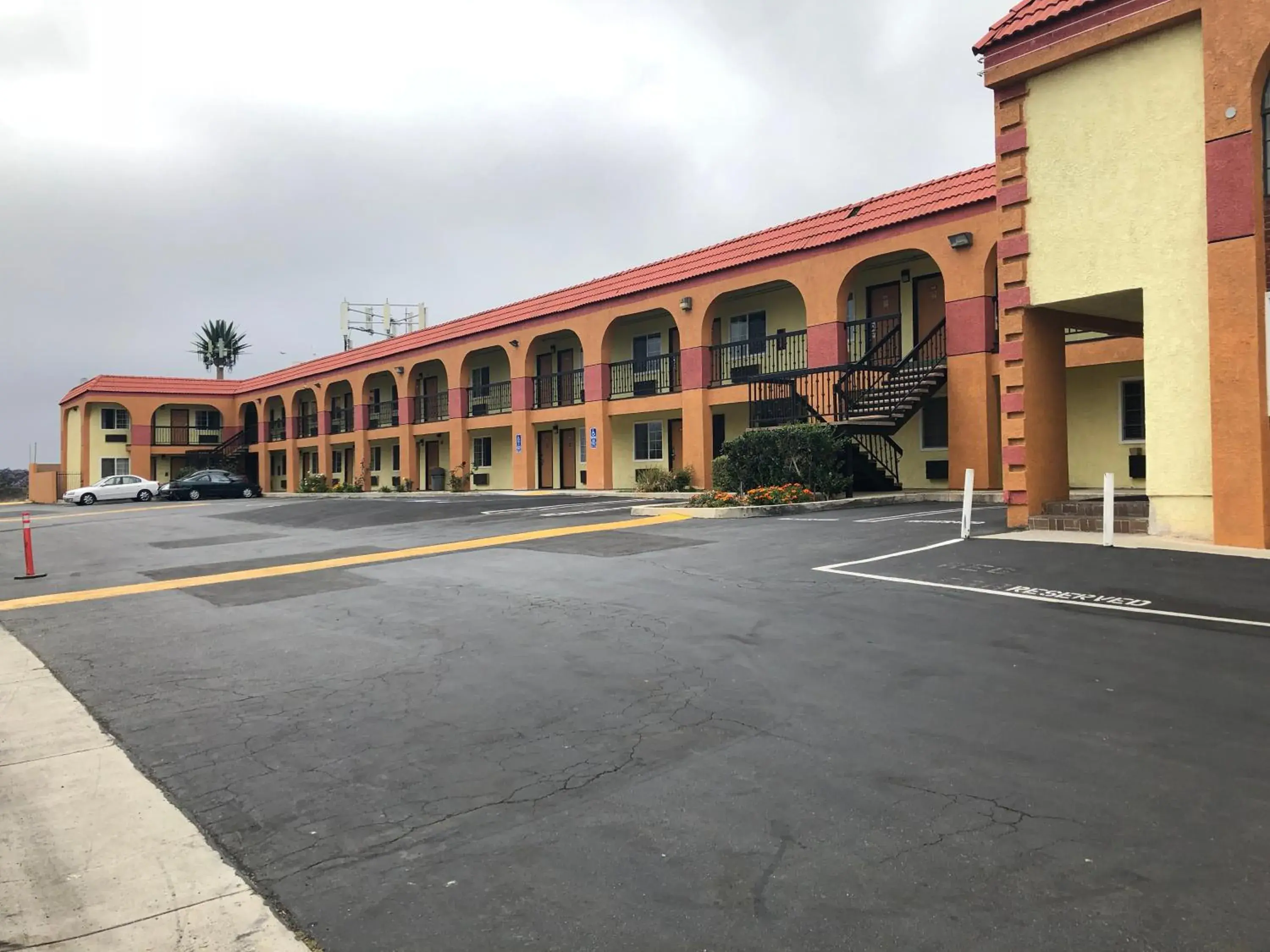 Property building in La Mirage Inn LAX Airport Property building in La Mirage Inn LAX Airport