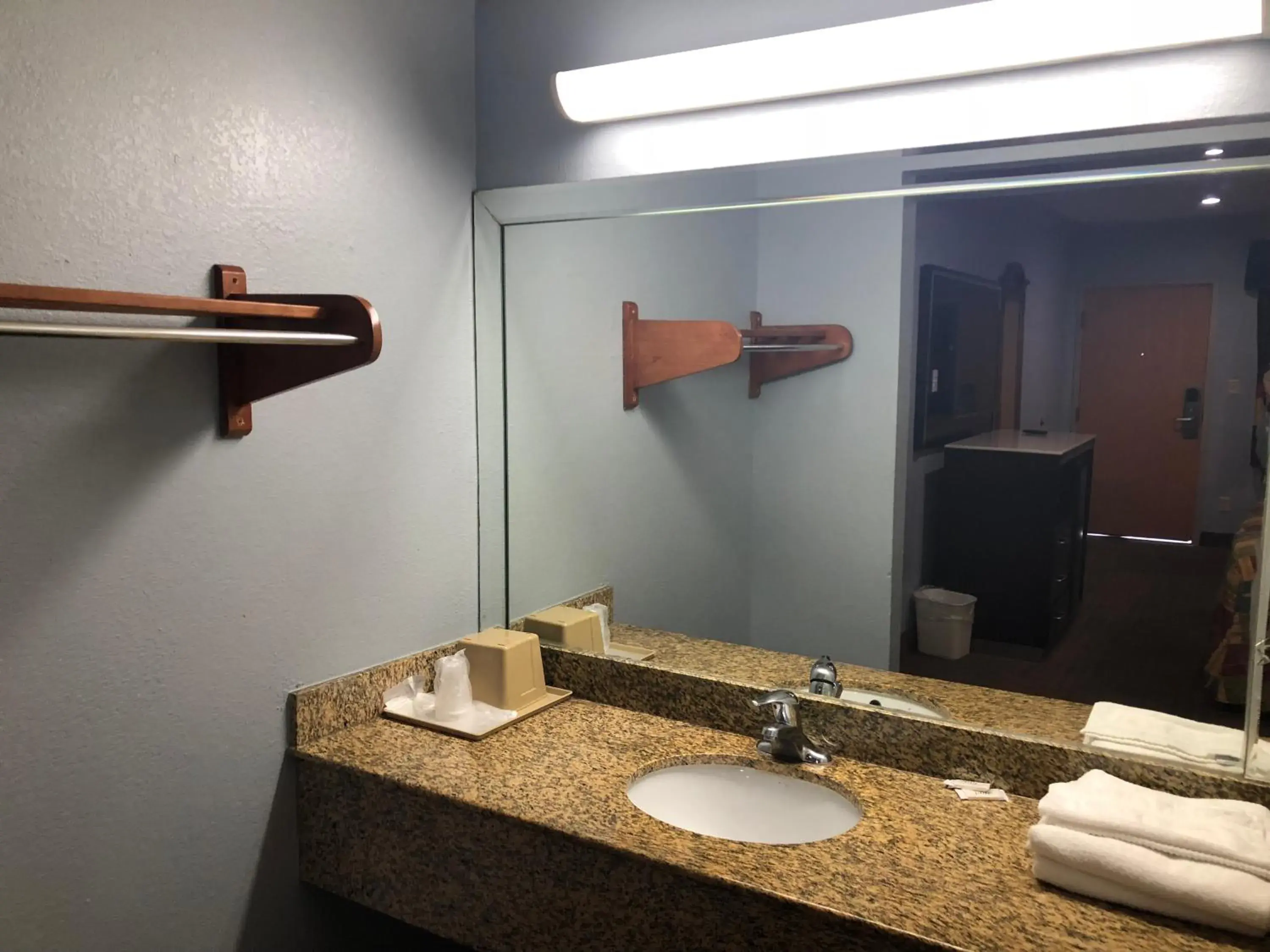 Area and facilities in La Mirage Inn LAX Airport Area and facilities in La Mirage Inn LAX Airport