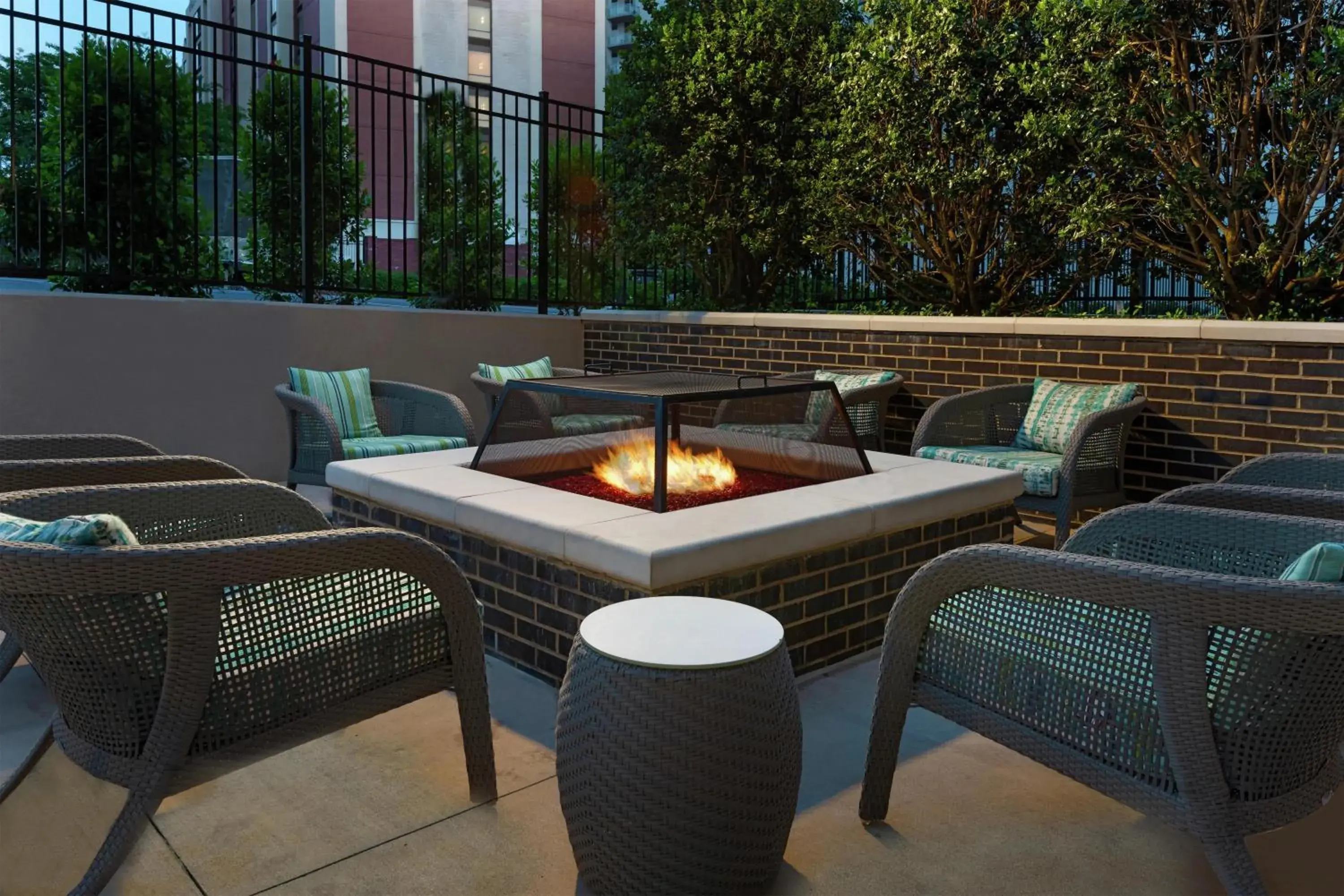 Patio in Hampton Inn & Suites Atlanta Buckhead Place Patio in Hampton Inn & Suites Atlanta Buckhead Place