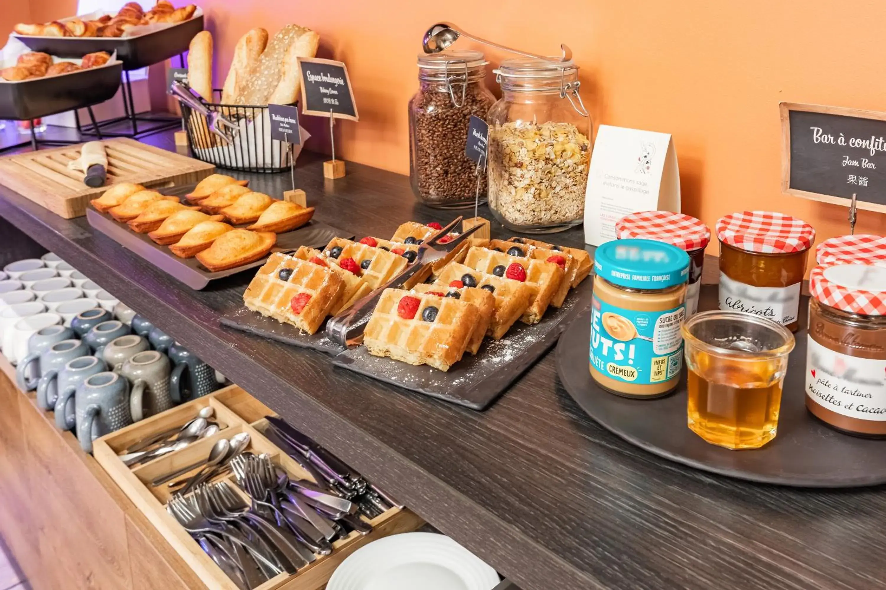 Breakfast in Appart'City Confort Marseille Centre Prado Vélodrome Breakfast in Appart'City Confort Marseille Centre Prado Vélodrome