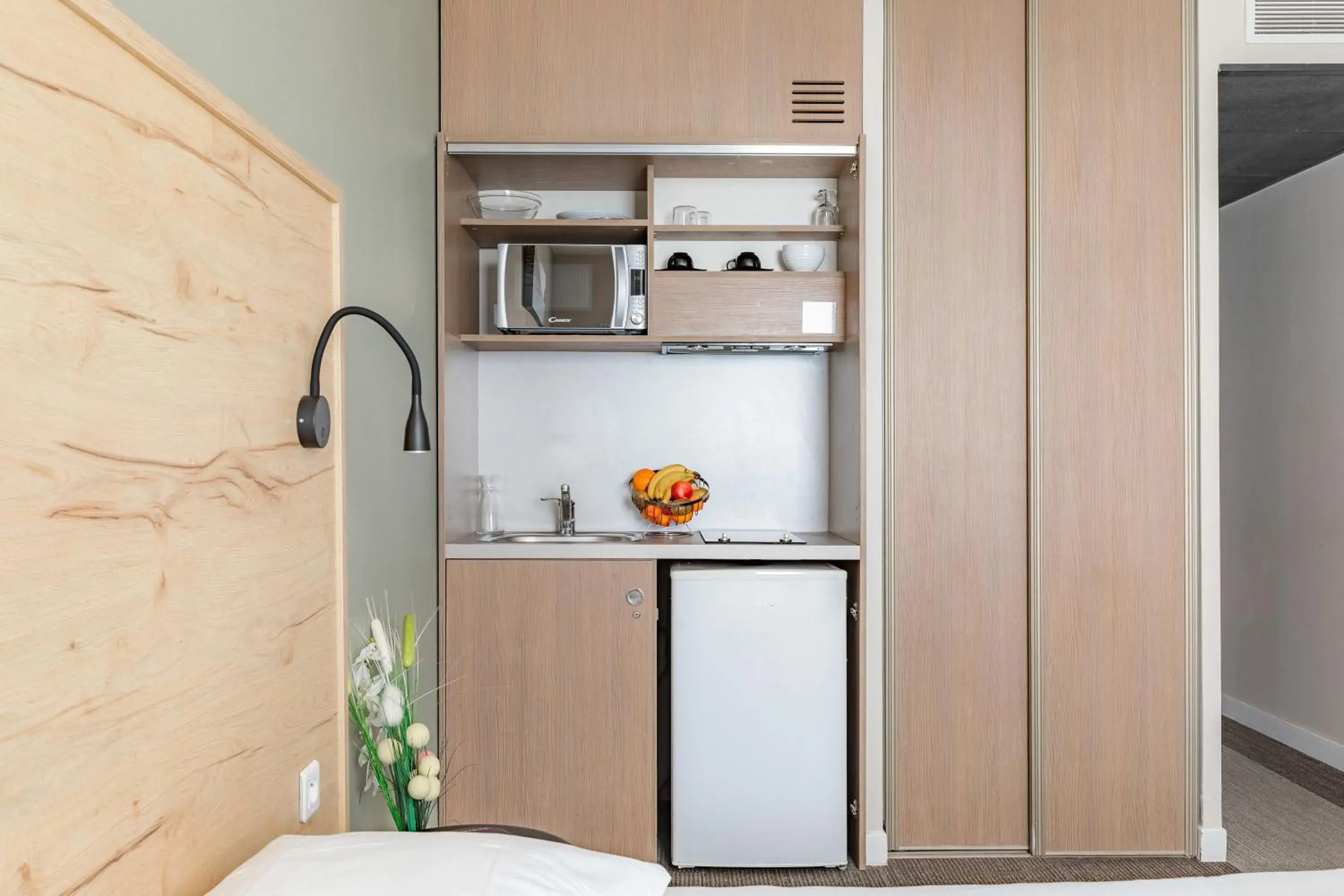 Kitchen or kitchenette in Appart'City Confort Marseille Centre Prado Vélodrome Kitchen or kitchenette in Appart'City Confort Marseille Centre Prado Vélodrome