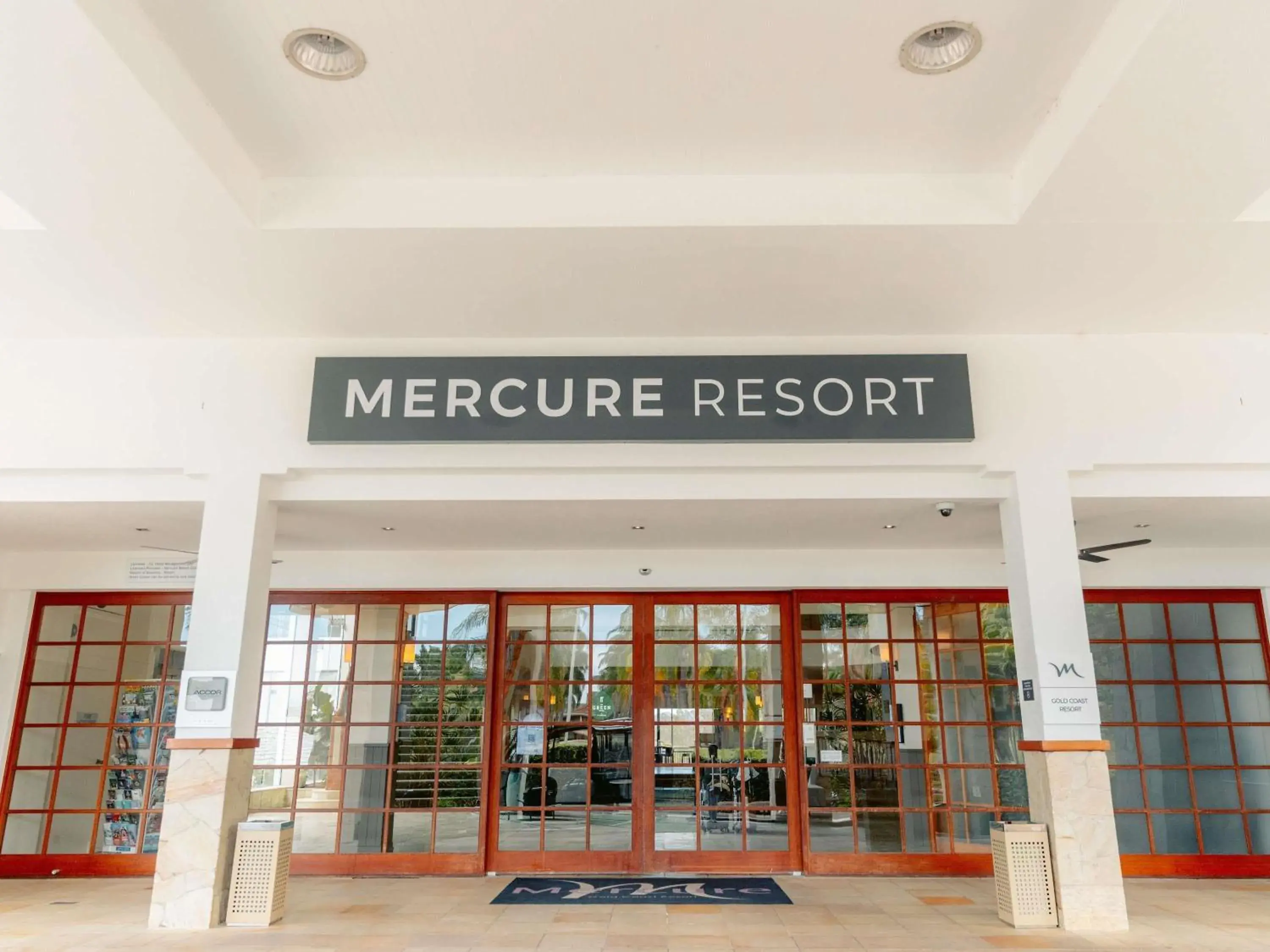 Property building in Mercure Gold Coast Resort Property building in Mercure Gold Coast Resort