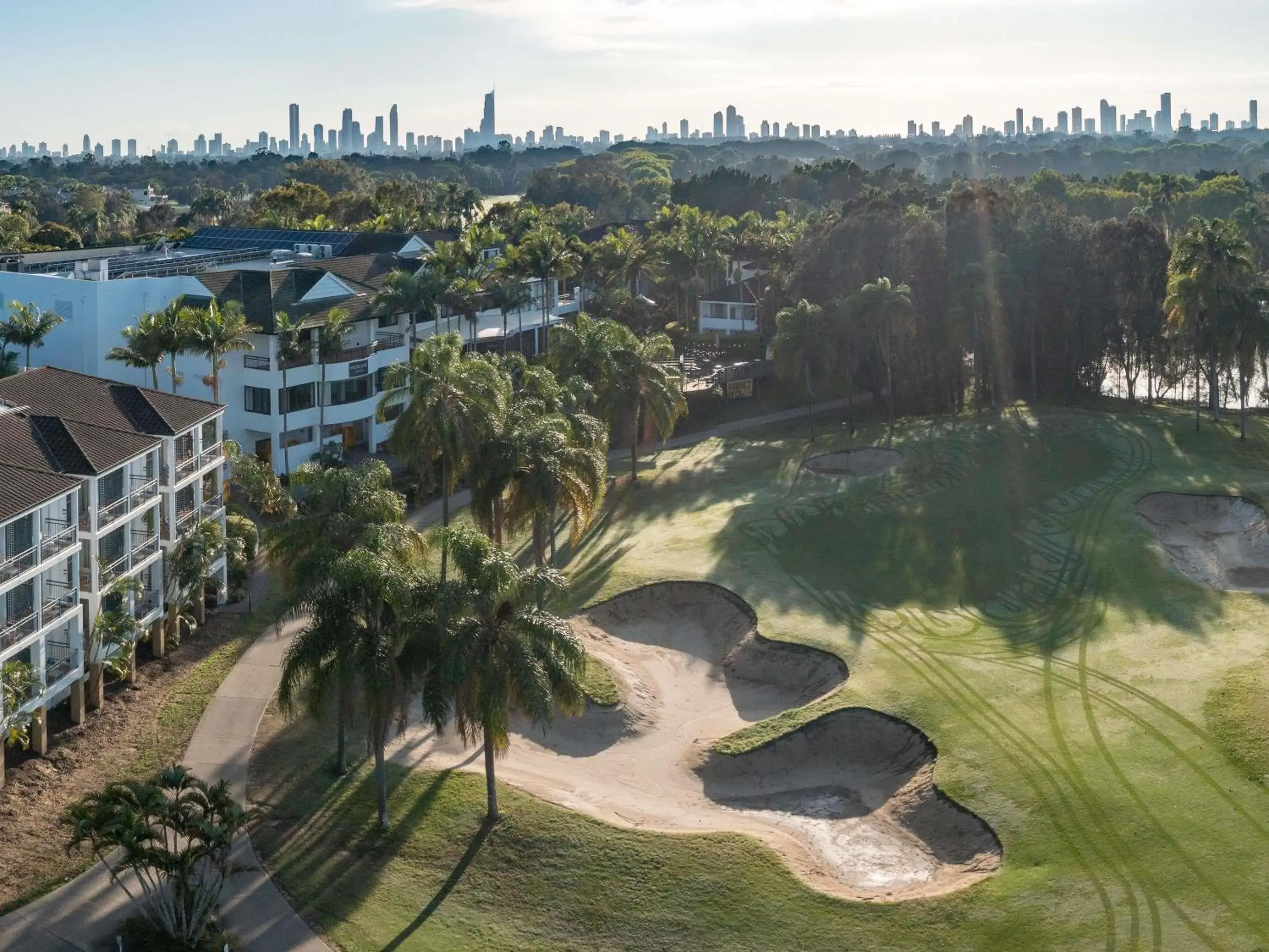 Property building in Mercure Gold Coast Resort Property building in Mercure Gold Coast Resort