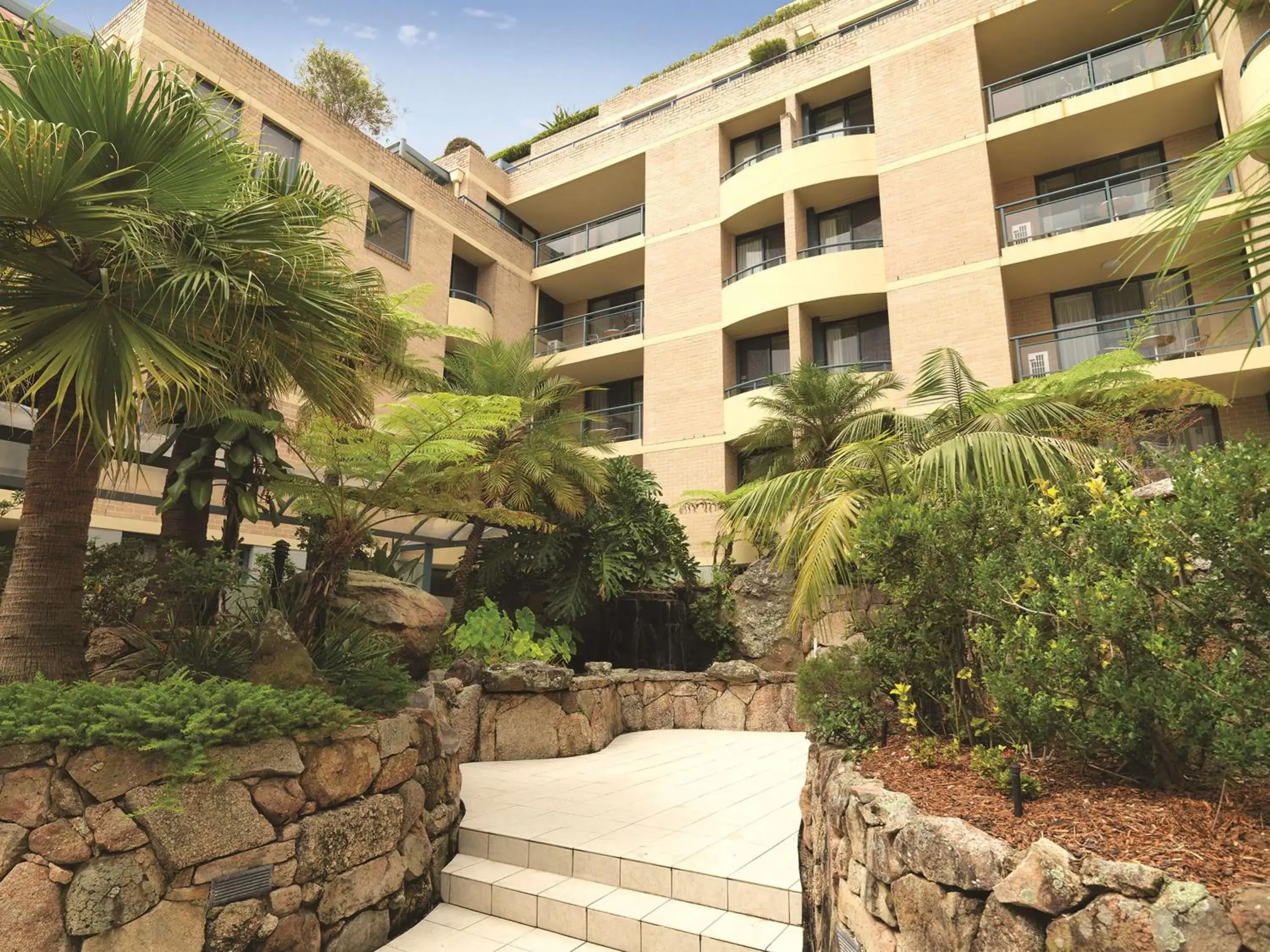 Property building in Adina Apartment Hotel Coogee Sydney Property building in Adina Apartment Hotel Coogee Sydney