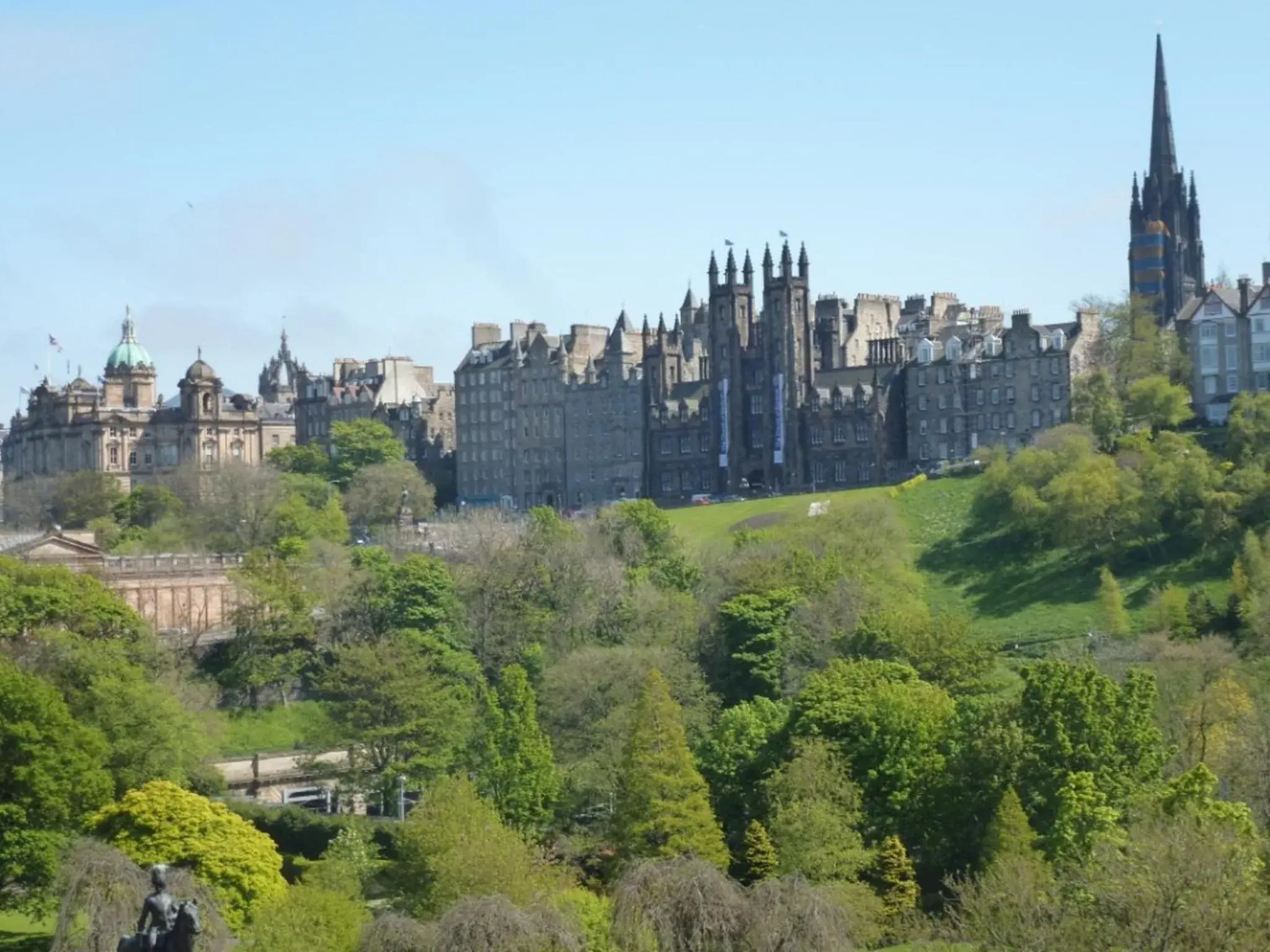 Area and facilities in 100 Princes Street Area and facilities in 100 Princes Street
