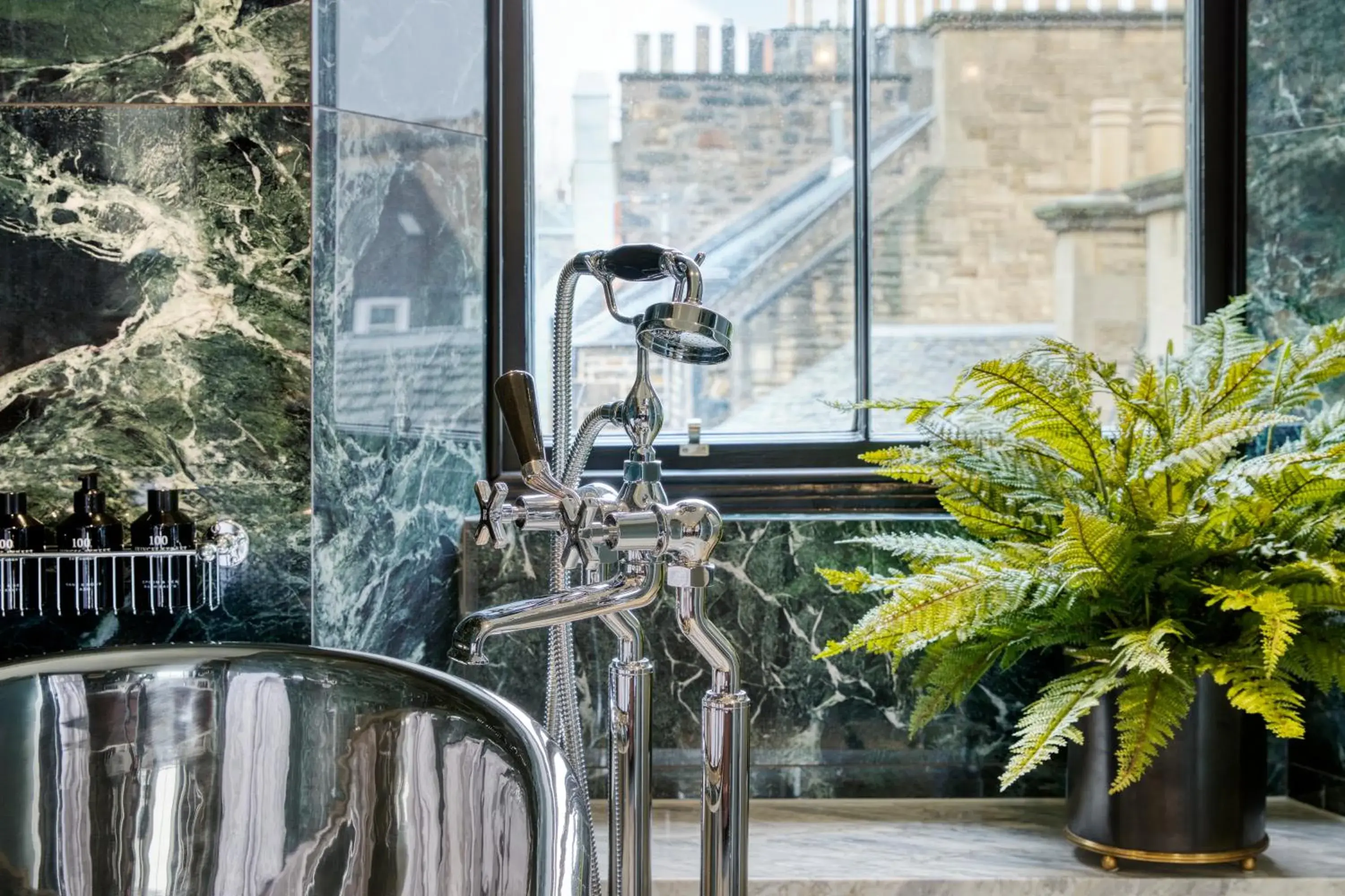 Bathroom in 100 Princes Street Bathroom in 100 Princes Street