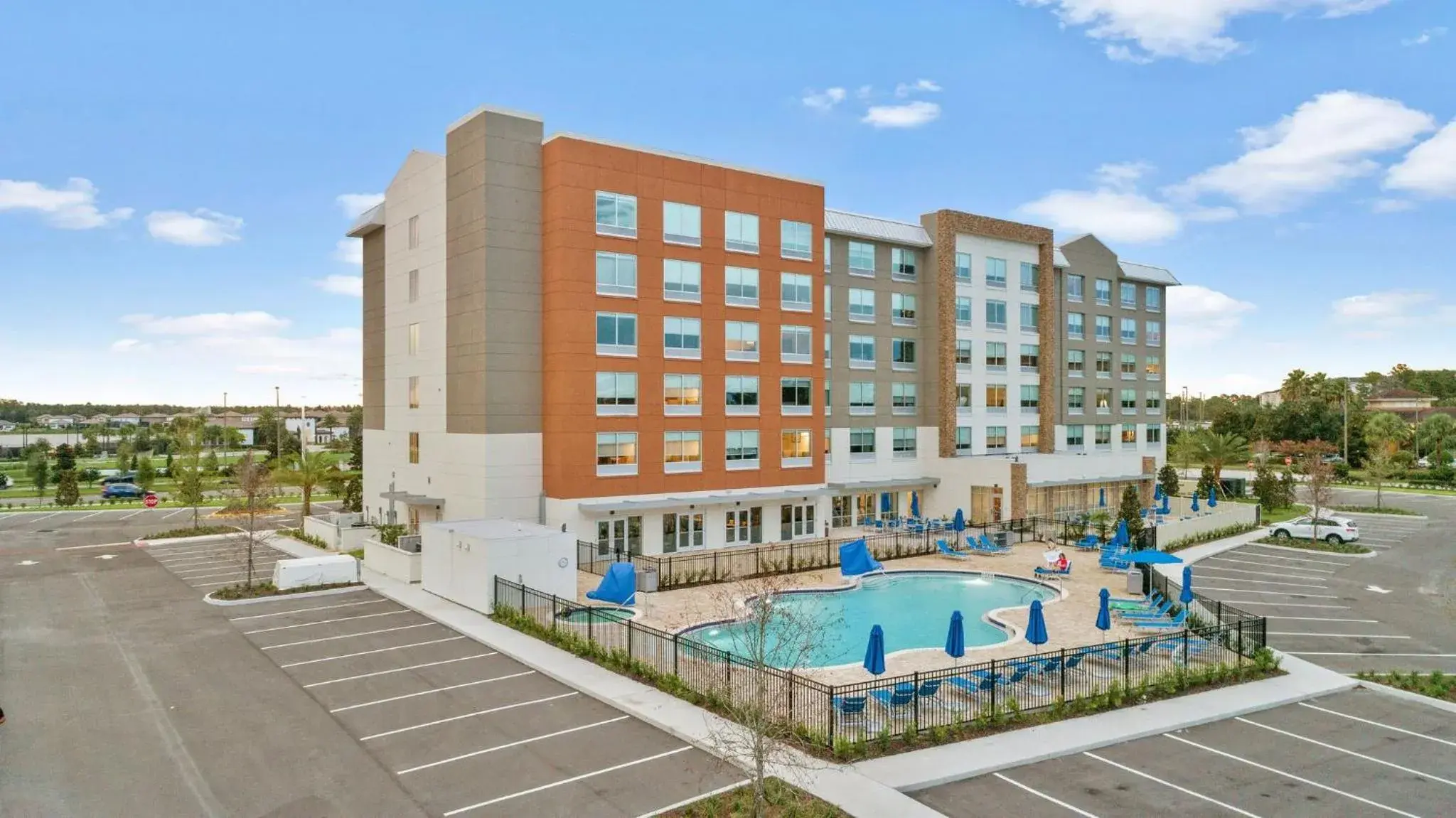 Property building in Holiday Inn Express & Suites Orlando- Lake Buena Vista by IHG Property building in Holiday Inn Express & Suites Orlando- Lake Buena Vista by IHG