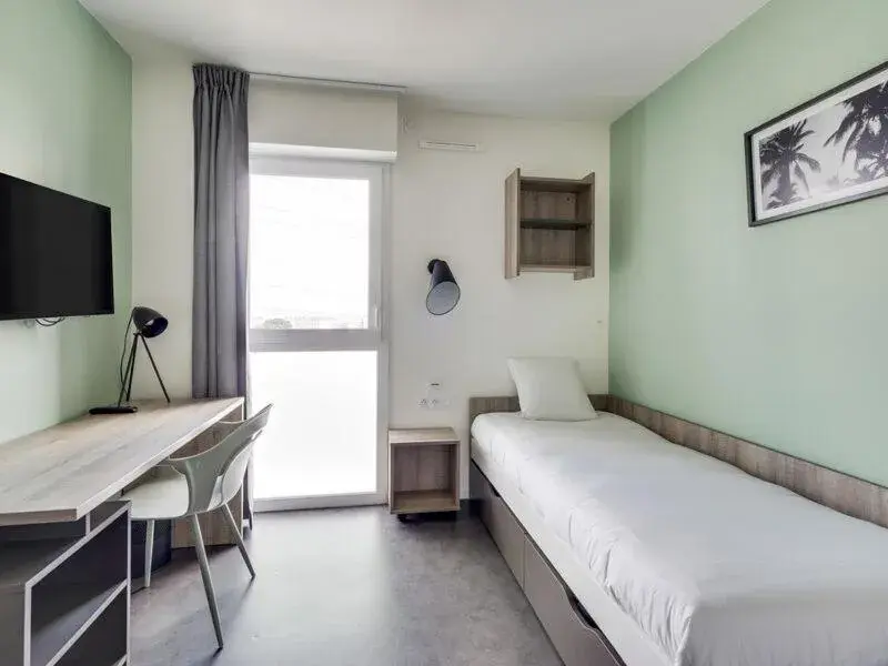 Bed in All Suites Appart Hôtel - Palaiseau - Massy TGV Bed in All Suites Appart Hôtel - Palaiseau - Massy TGV