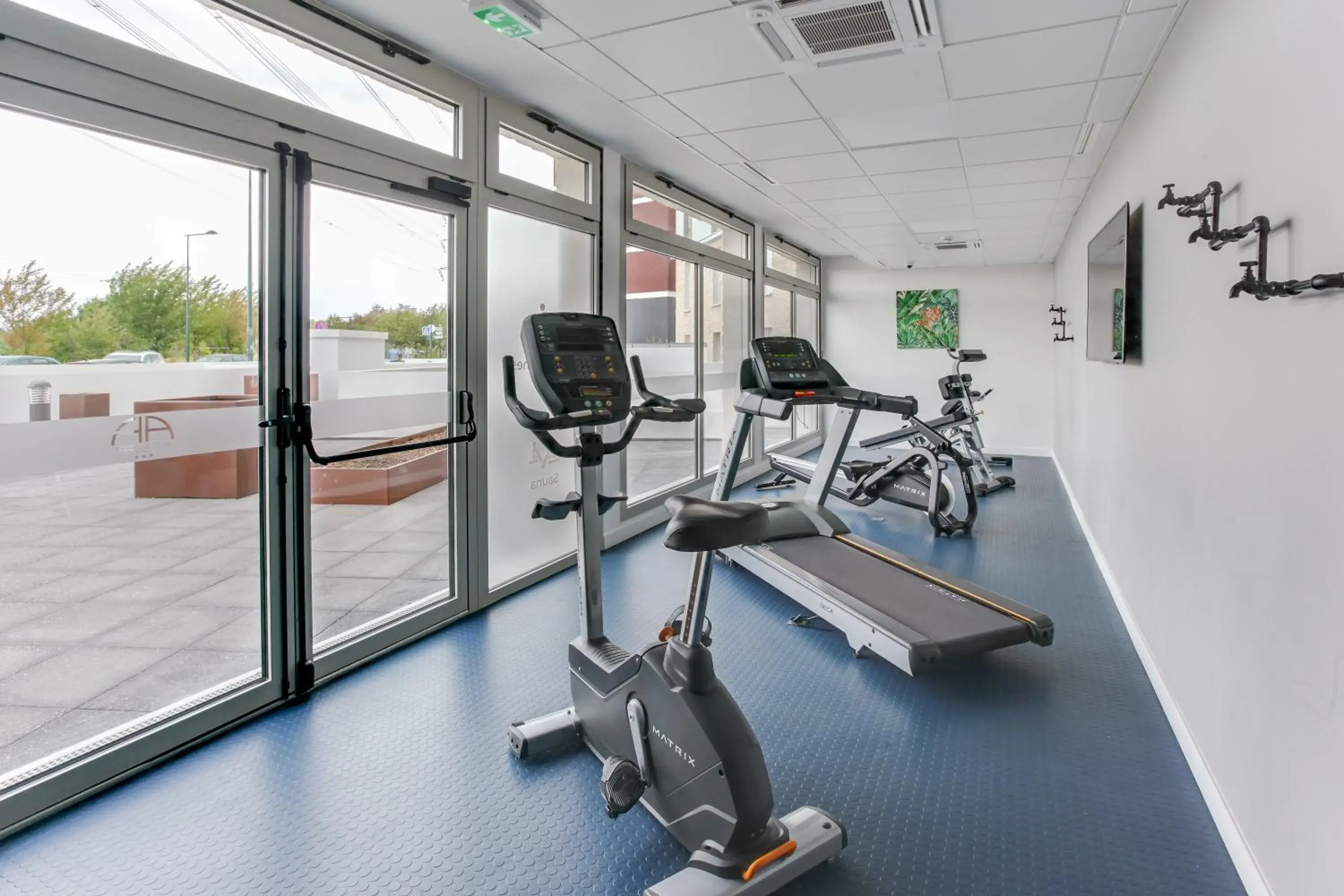 Fitness centre/facilities in All Suites Appart Hôtel - Palaiseau - Massy TGV Fitness centre/facilities in All Suites Appart Hôtel - Palaiseau - Massy TGV