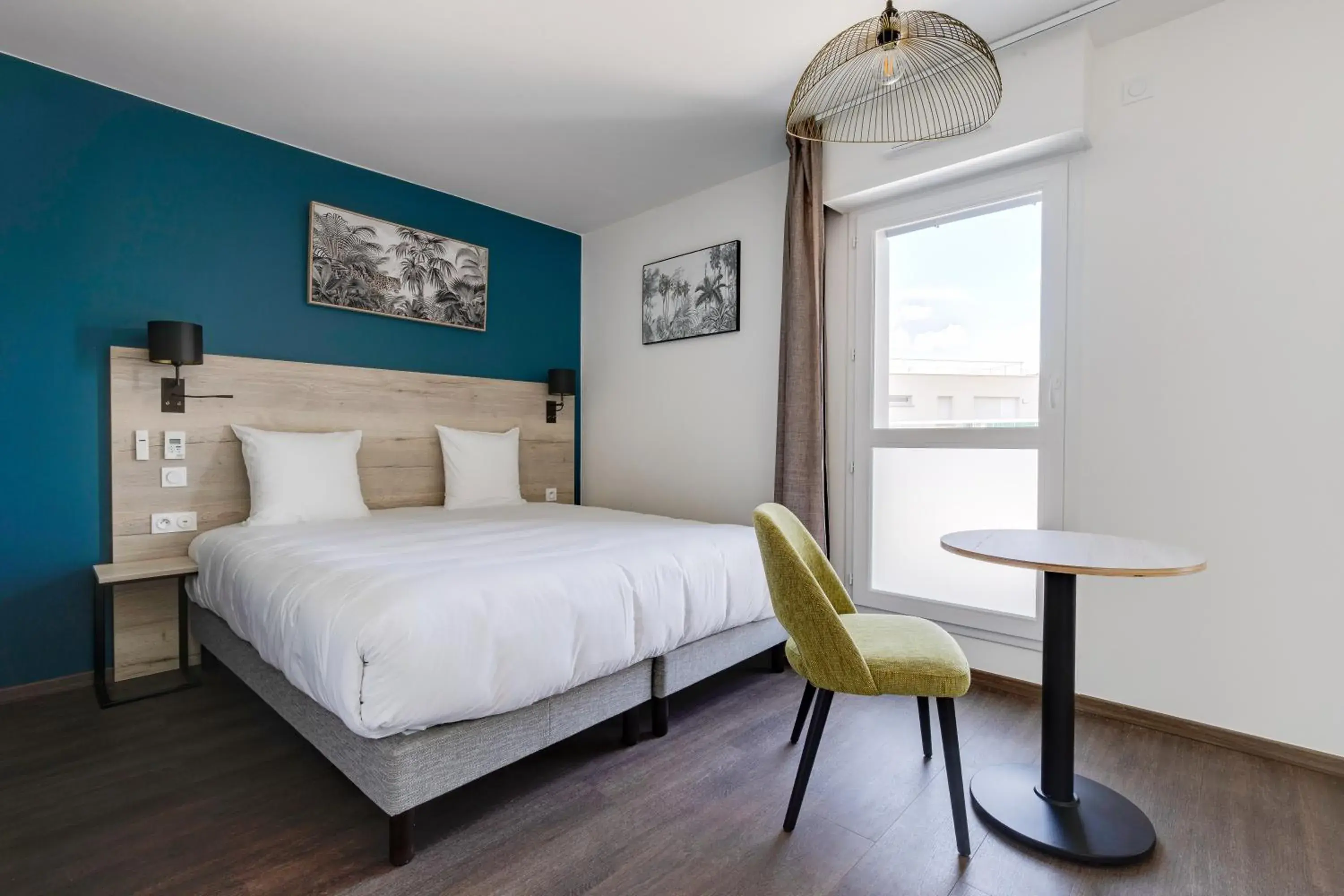 Bed in All Suites Appart Hôtel - Palaiseau - Massy TGV Bed in All Suites Appart Hôtel - Palaiseau - Massy TGV