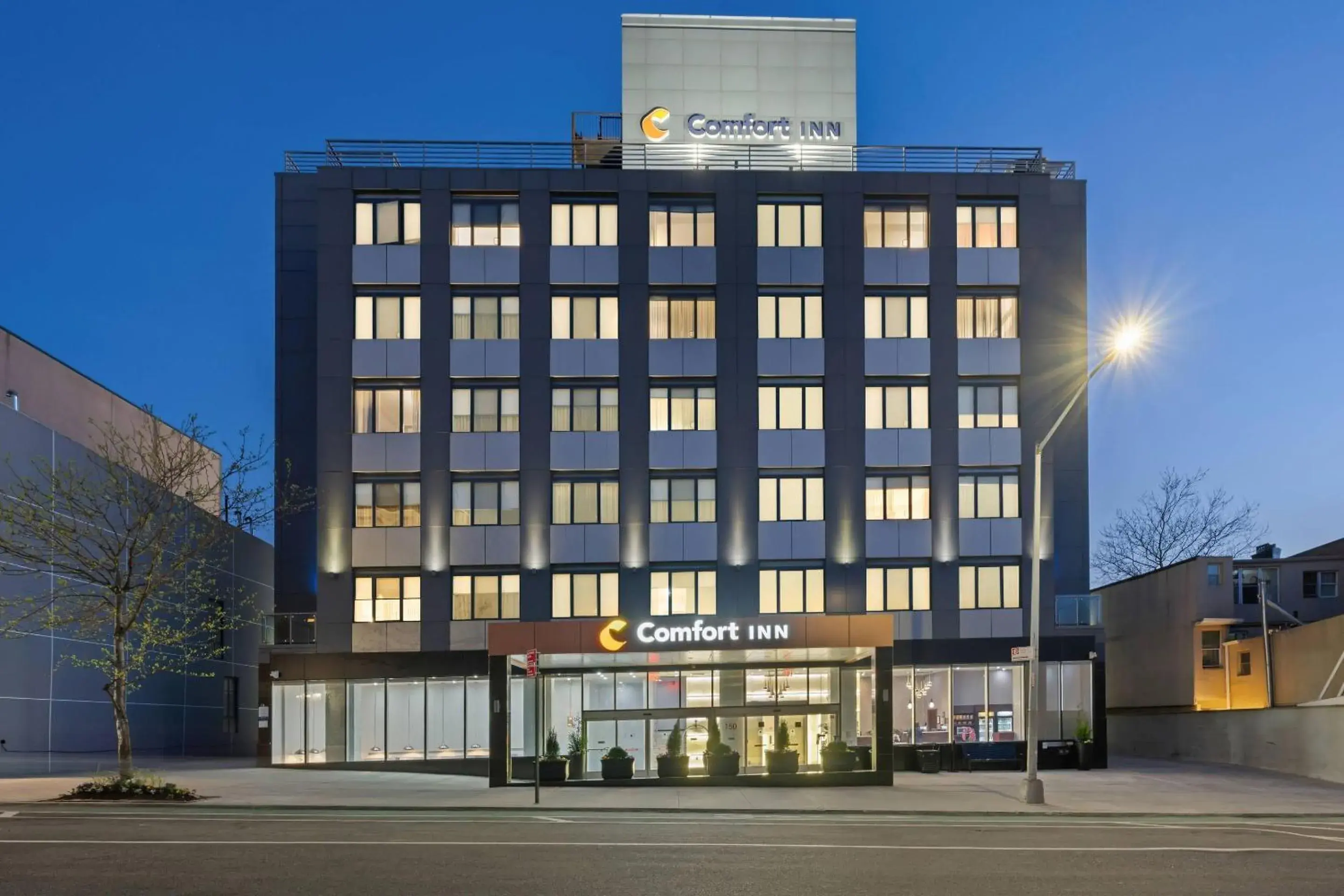 Property building in Comfort Inn Prospect Park-Brooklyn Property building in Comfort Inn Prospect Park-Brooklyn
