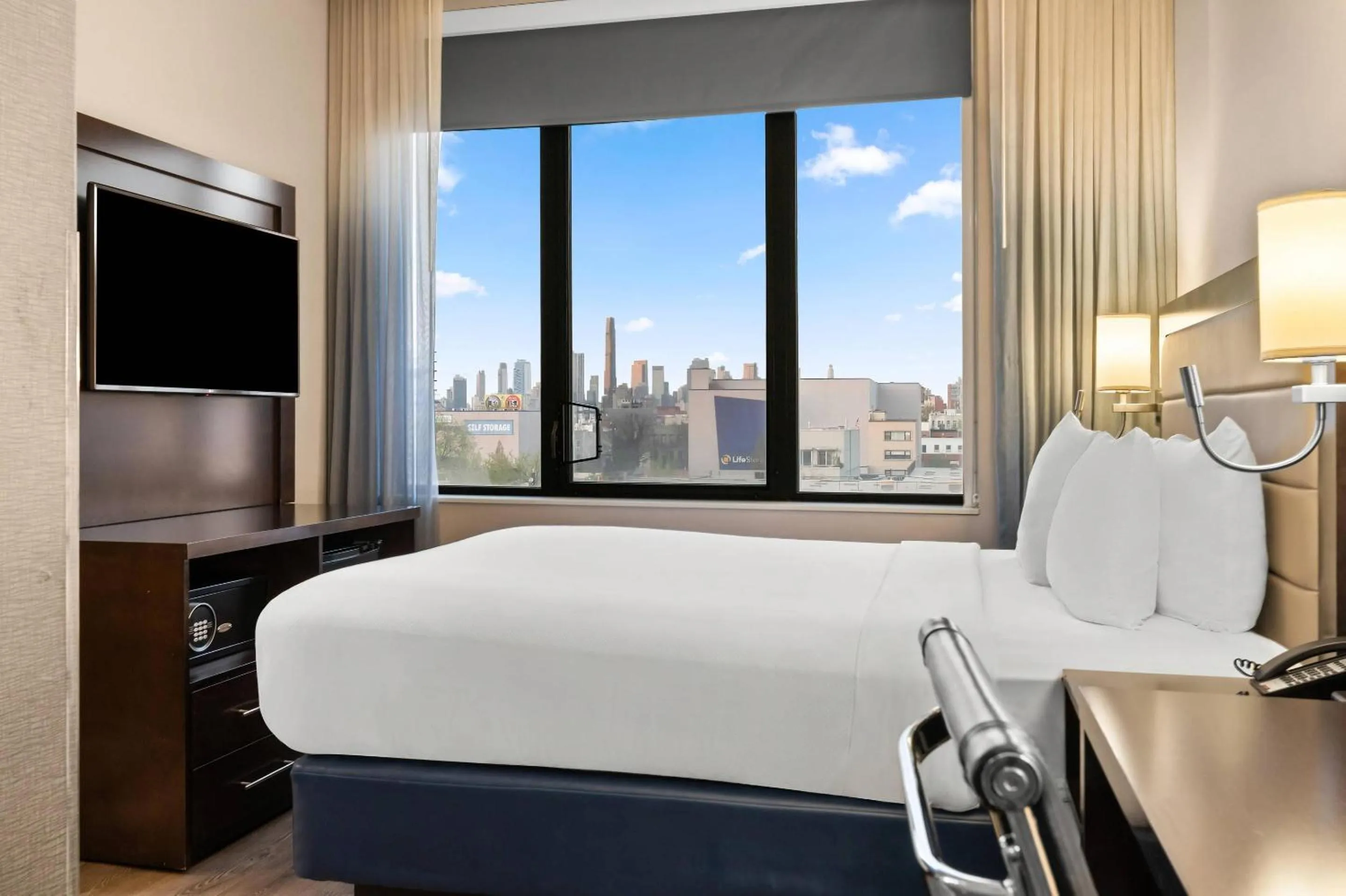 Bed in Comfort Inn Prospect Park-Brooklyn