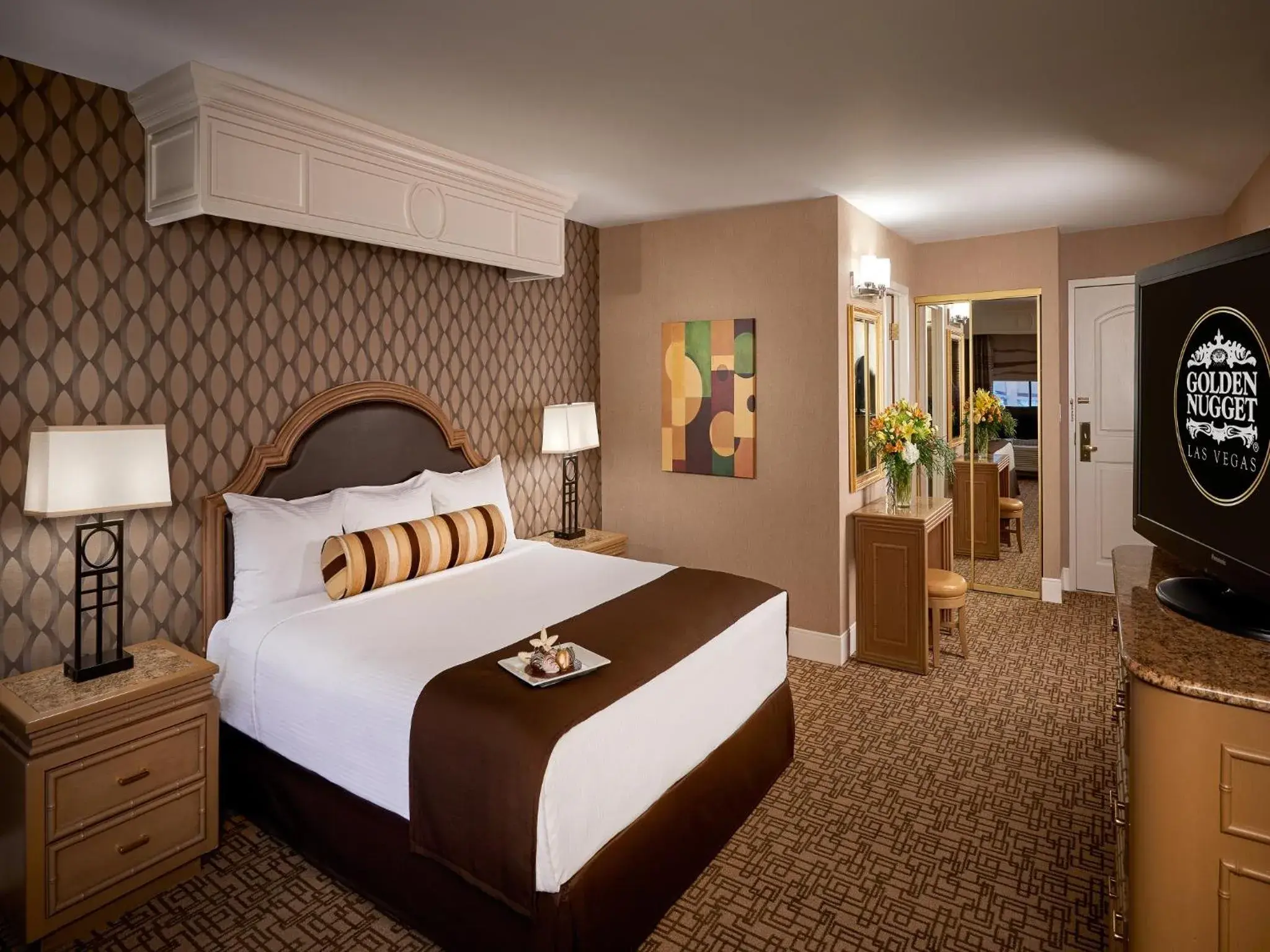 Bedroom, Bed in Golden Nugget Hotel & Casino Las Vegas Bedroom, Bed in Golden Nugget Hotel & Casino Las Vegas