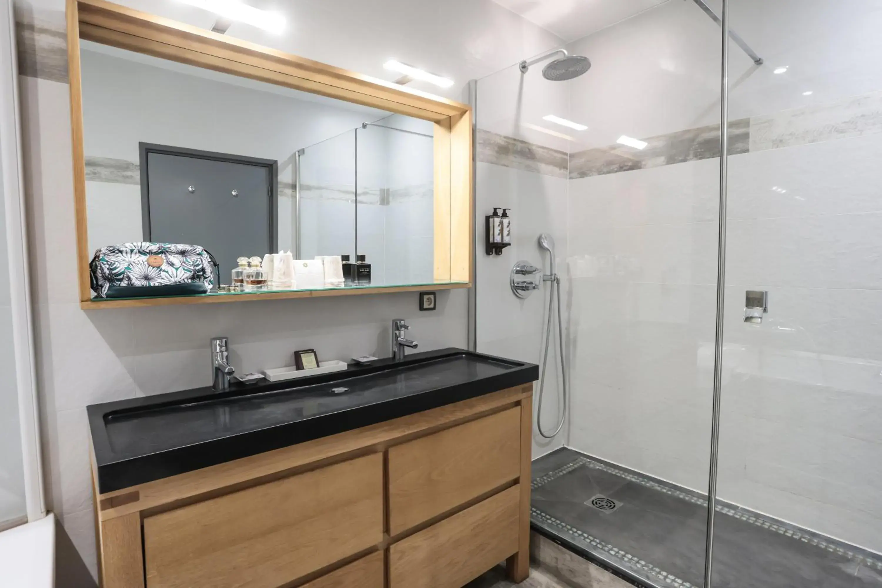 Shower in Eden Hotel & Spa Shower in Eden Hotel & Spa