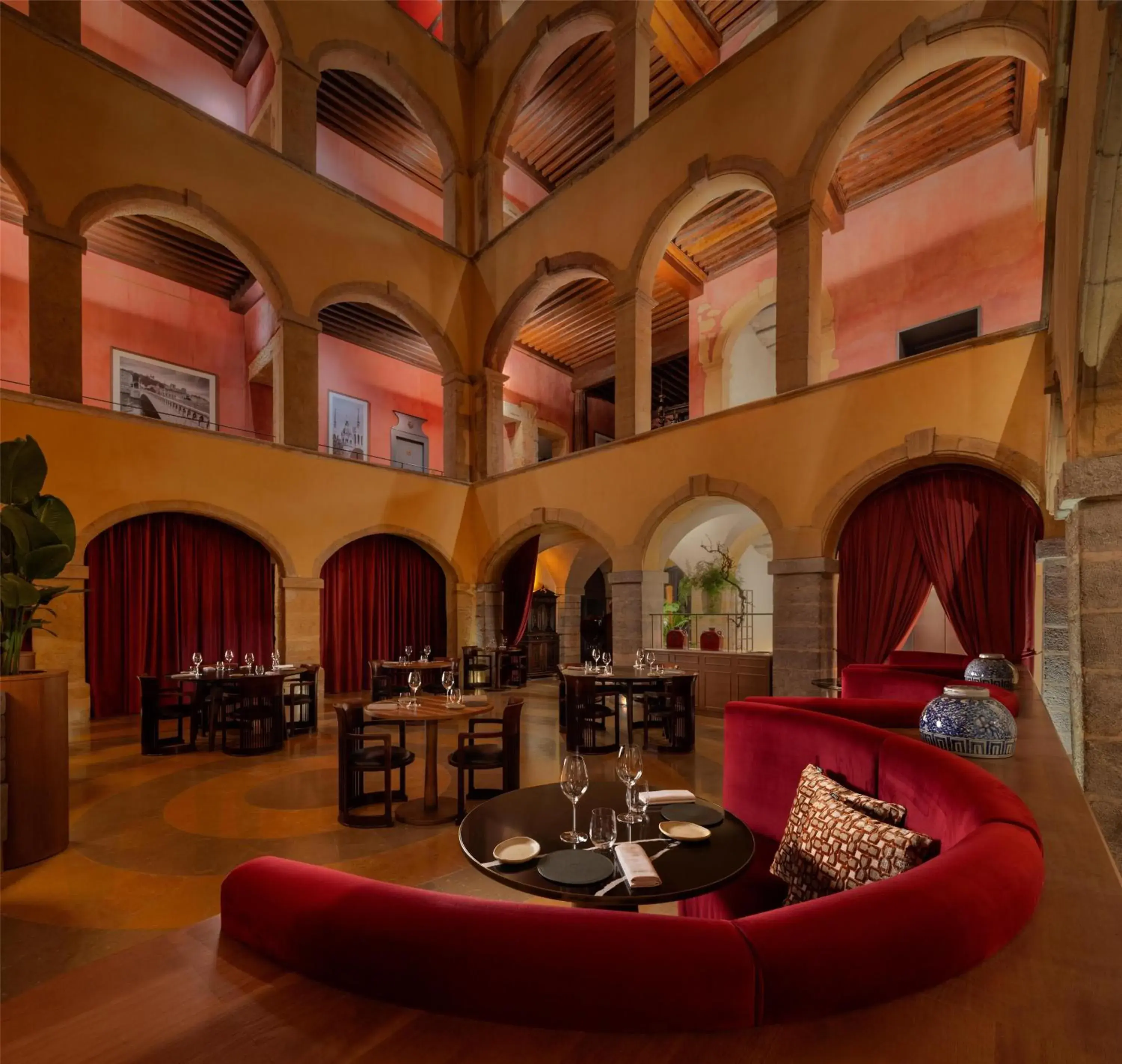 Restaurant/places to eat in Cour des Loges Lyon, A Radisson Collection Hotel Restaurant/places to eat in Cour des Loges Lyon, A Radisson Collection Hotel