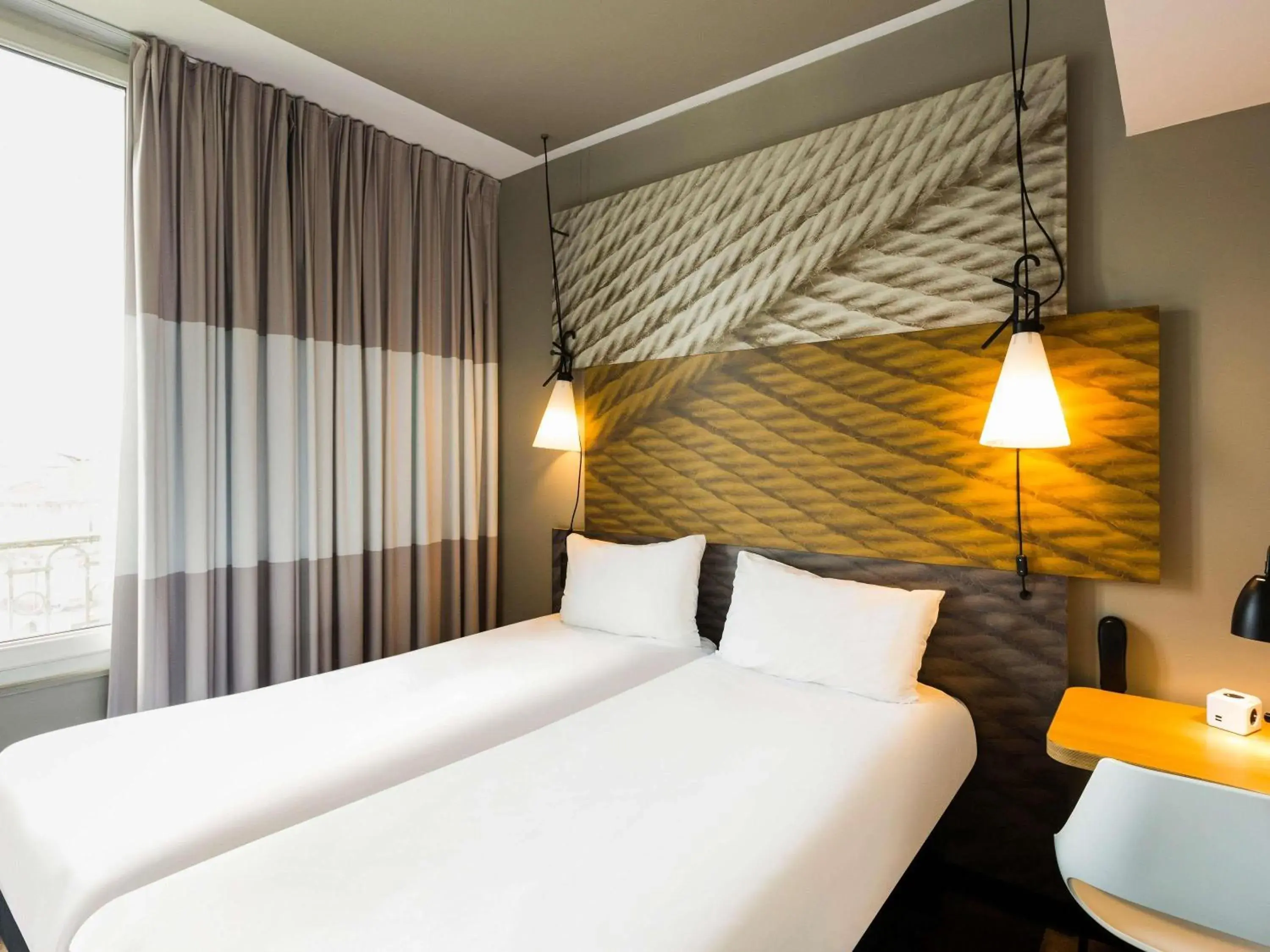 Bedroom, Bed in ibis Bordeaux Centre Gare Saint Jean Euratlantique Bedroom, Bed in ibis Bordeaux Centre Gare Saint Jean Euratlantique