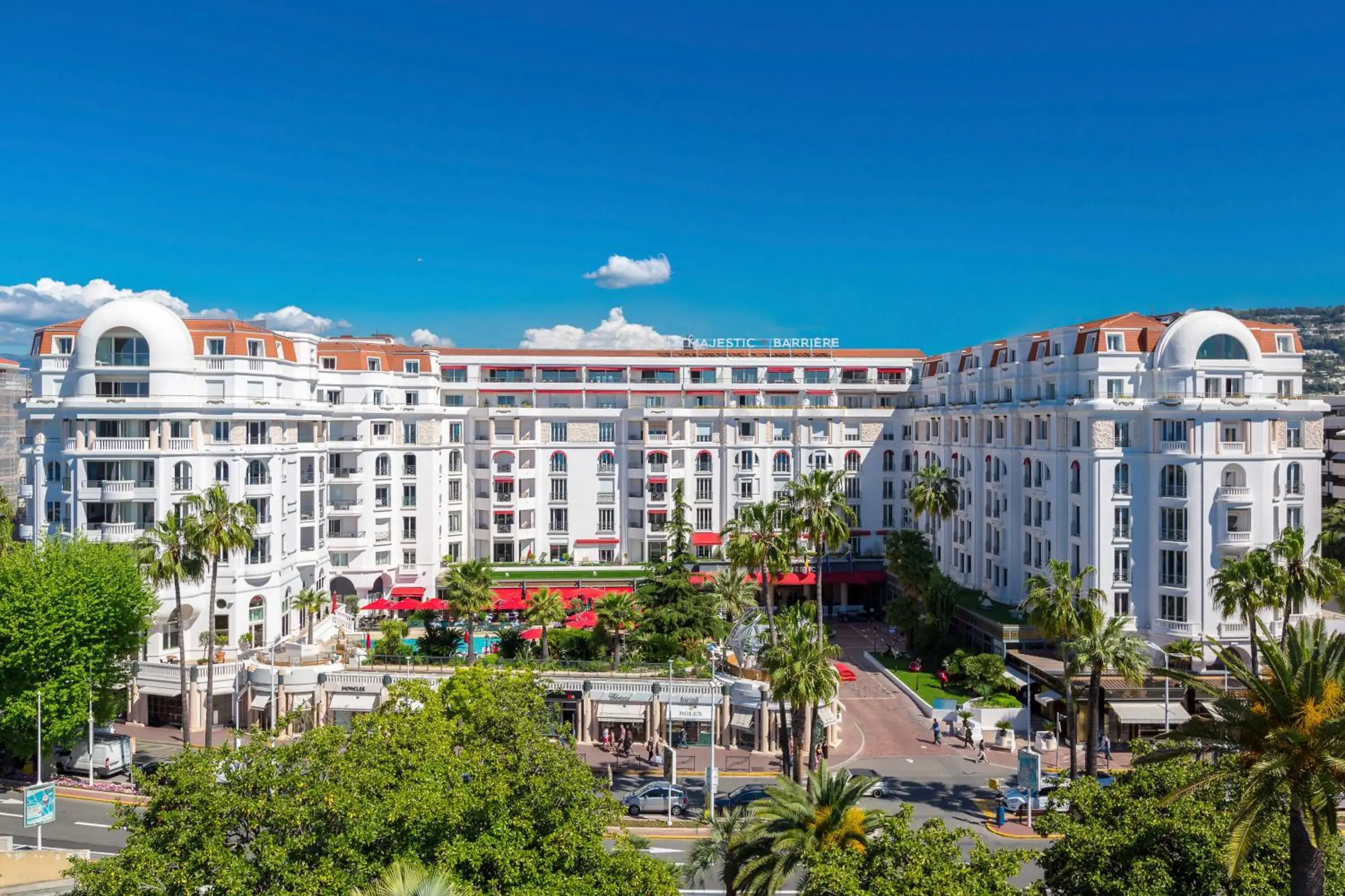 Facade/entrance in Hôtel Barrière Le Majestic Cannes Facade/entrance in Hôtel Barrière Le Majestic Cannes