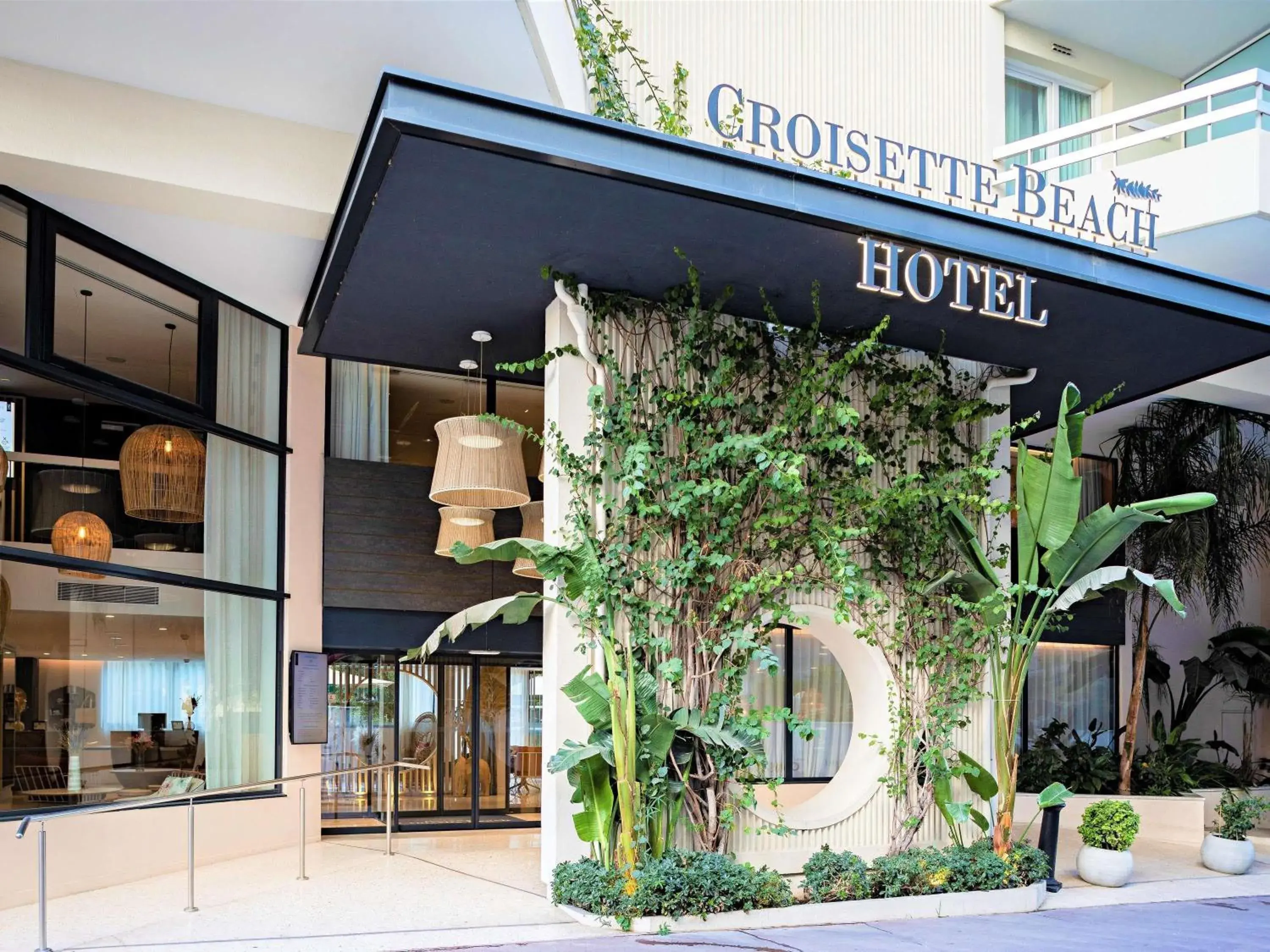Property building in Croisette Beach Hotel Cannes - MGallery Collection Property building in Croisette Beach Hotel Cannes - MGallery Collection