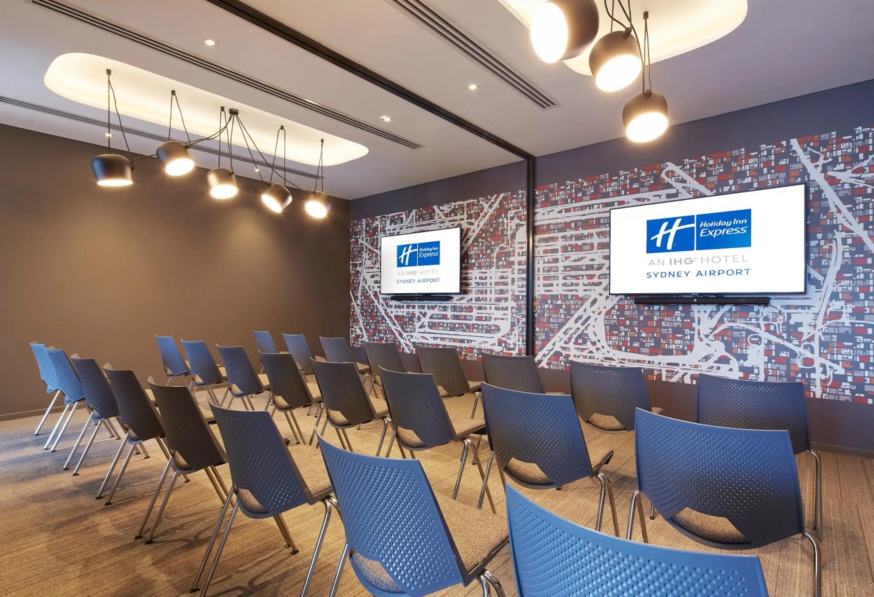 Meeting/conference room in Holiday Inn Express Sydney Airport by IHG Meeting/conference room in Holiday Inn Express Sydney Airport by IHG
