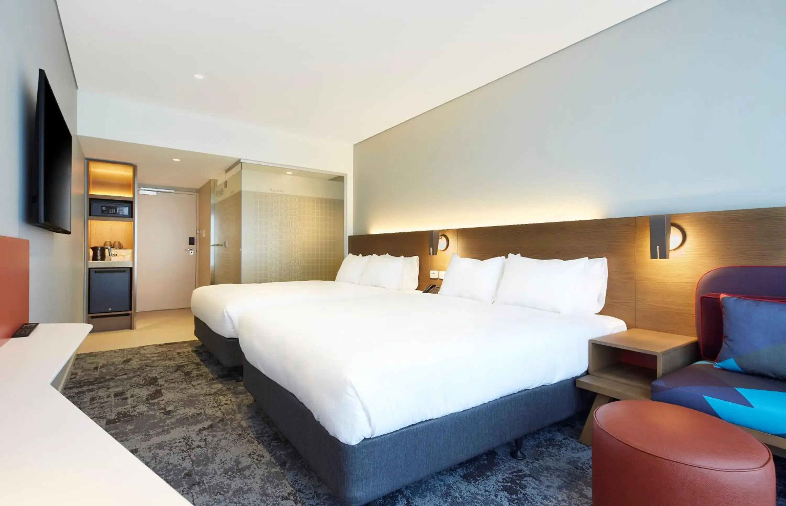 Photo of the whole room, Bed in Holiday Inn Express Sydney Airport by IHG Photo of the whole room, Bed in Holiday Inn Express Sydney Airport by IHG