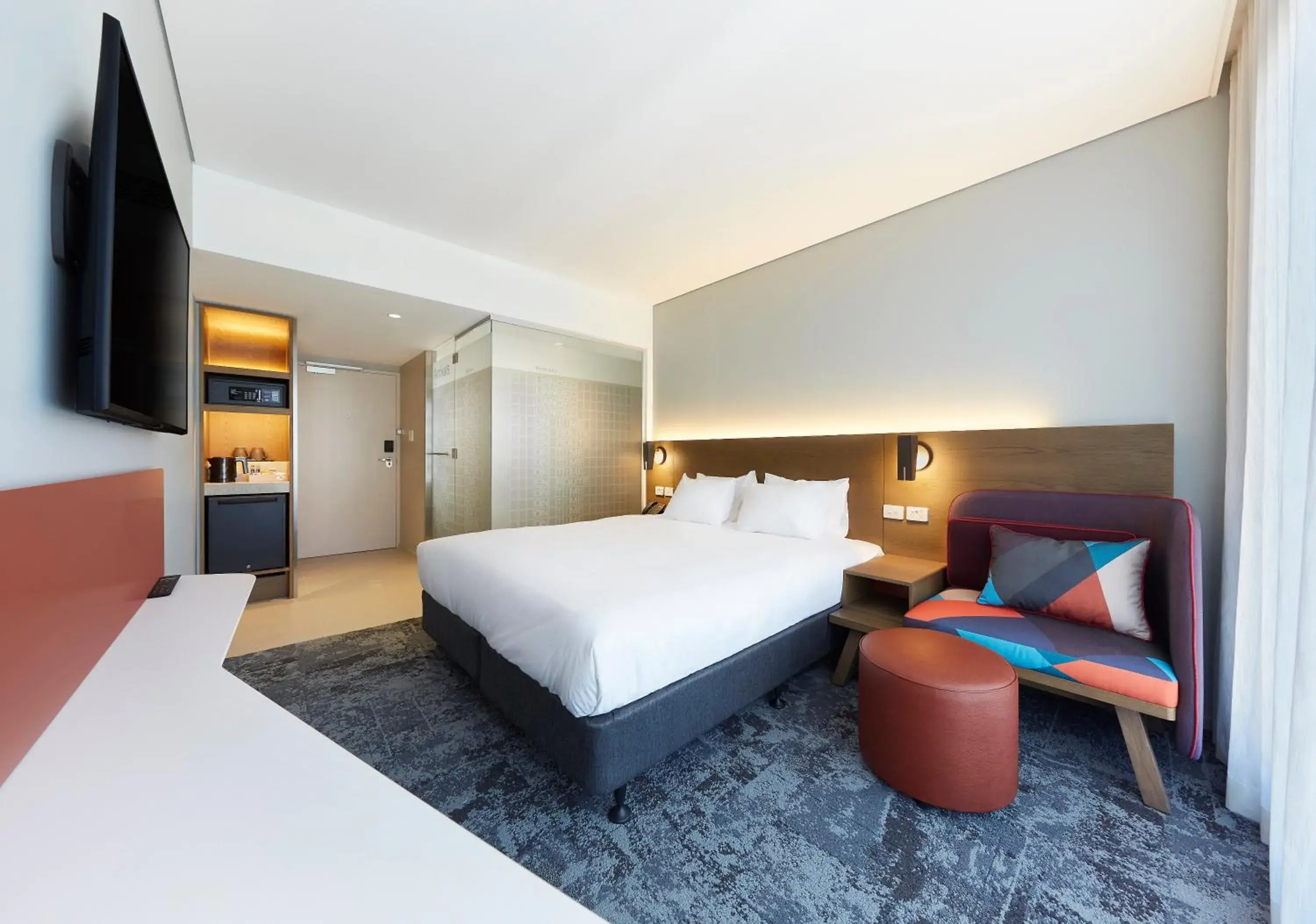 Photo of the whole room, Bed in Holiday Inn Express Sydney Airport by IHG Photo of the whole room, Bed in Holiday Inn Express Sydney Airport by IHG