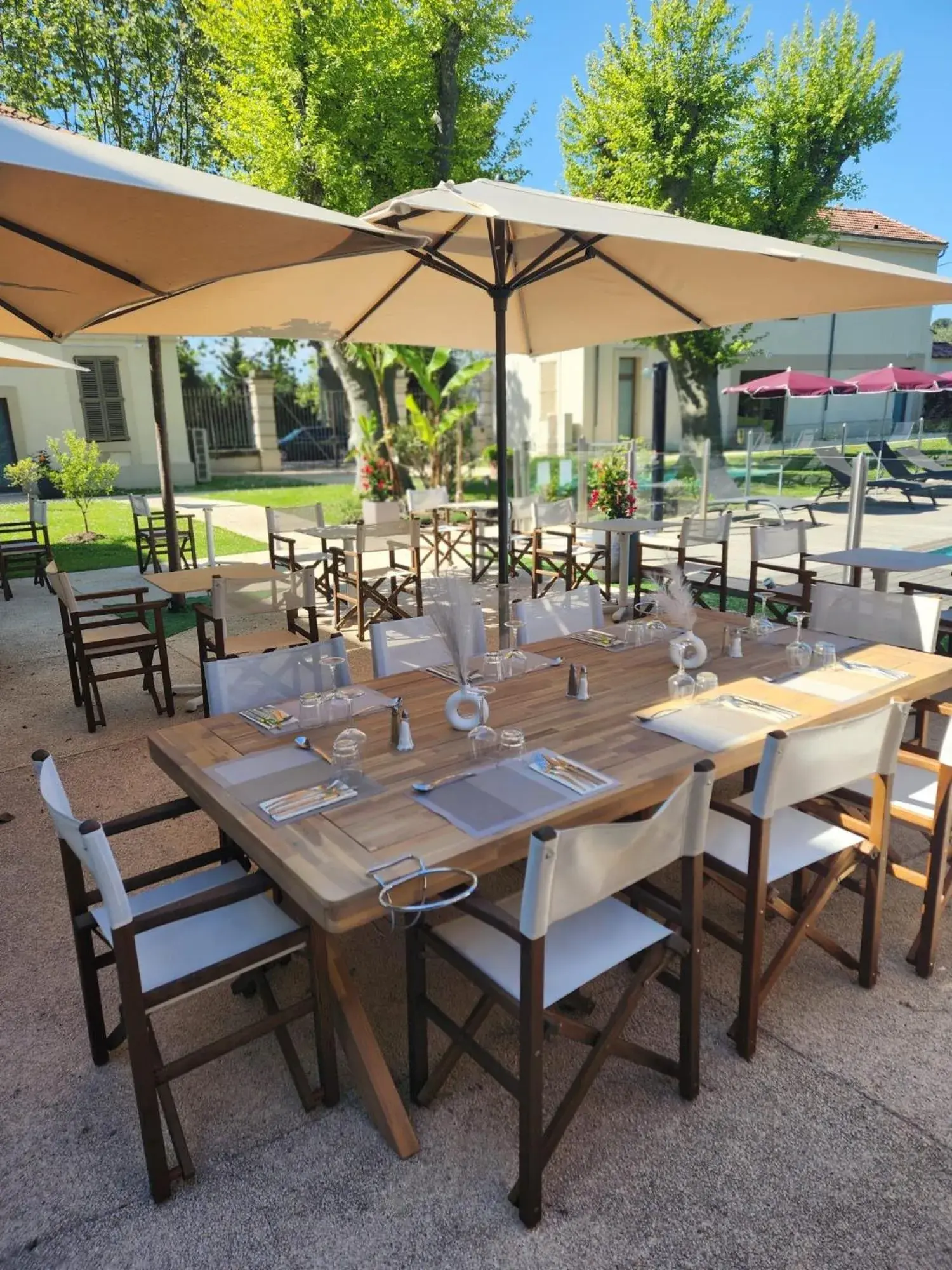 Patio in Best Western PLUS Elixir Grasse Patio in Best Western PLUS Elixir Grasse