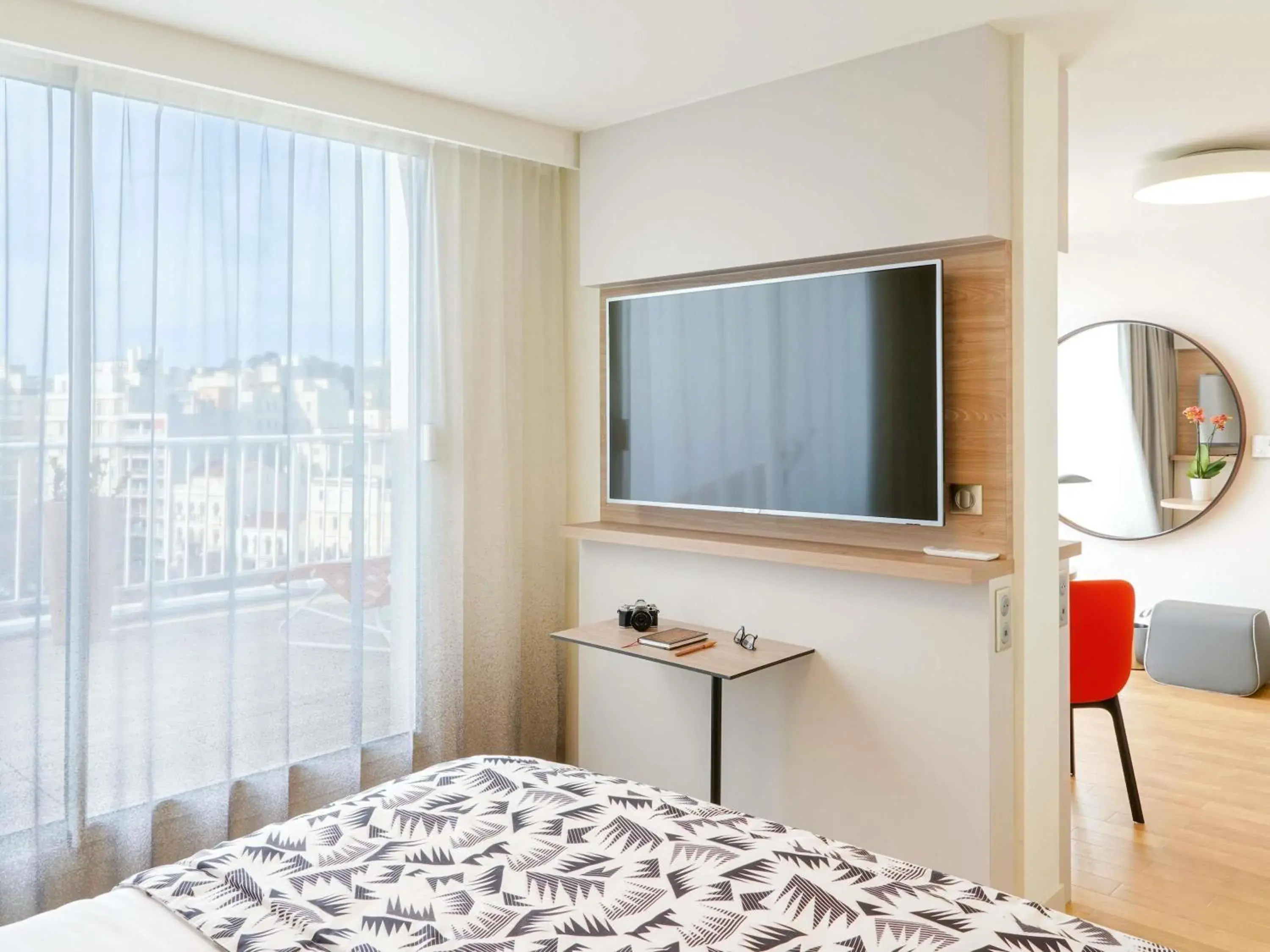 Bedroom, Bed in Mercure Marseille Centre Prado Vélodrome Bedroom, Bed in Mercure Marseille Centre Prado Vélodrome