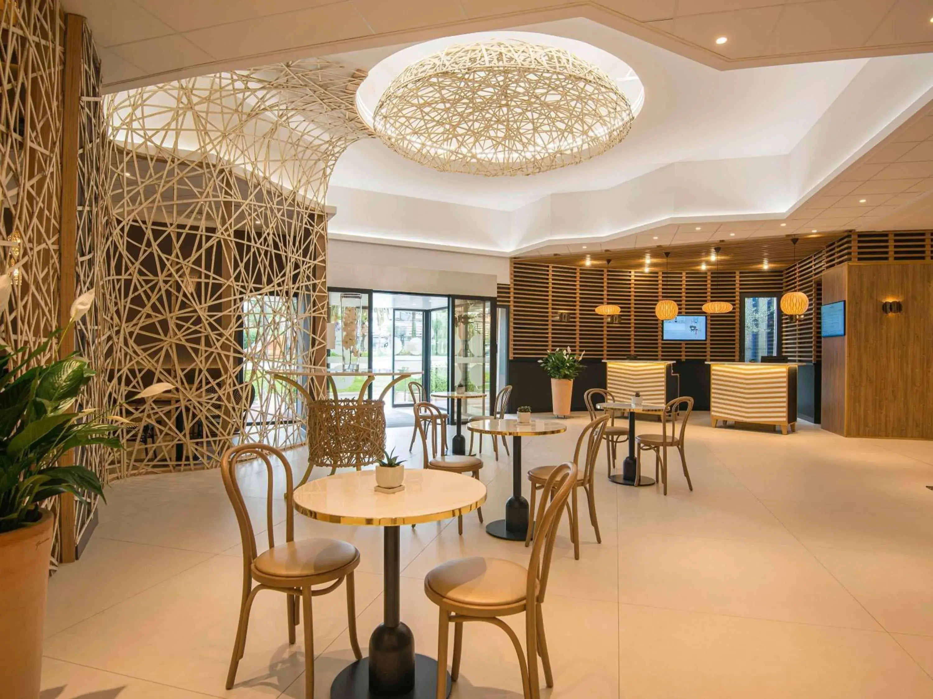 Property building in Novotel Nice Arenas Aeroport Property building in Novotel Nice Arenas Aeroport