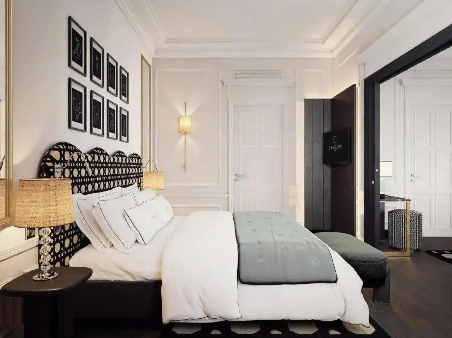 Bed in Le Burgundy Paris Bed in Le Burgundy Paris