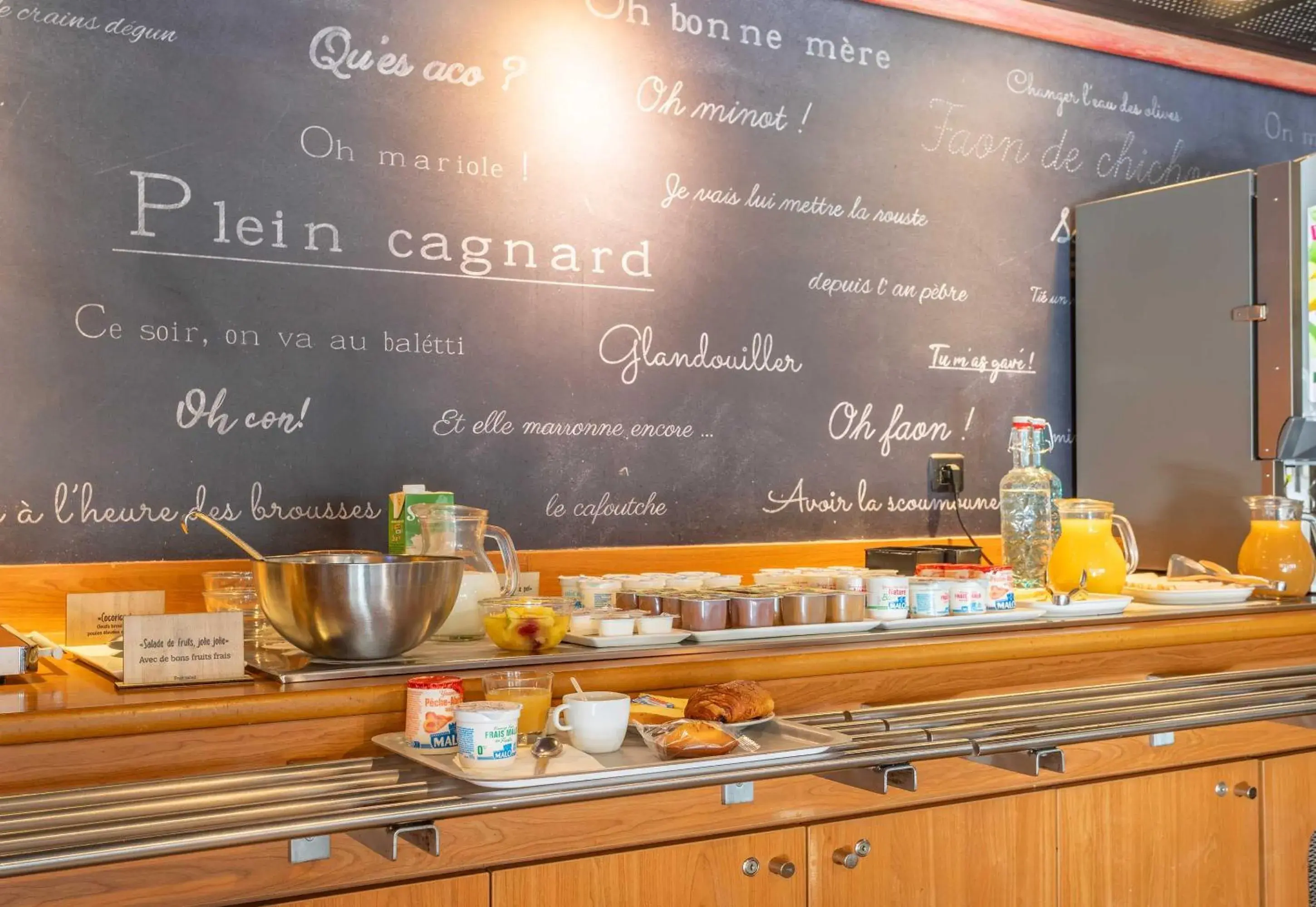 Buffet breakfast in B&B HOTEL Marseille Bonneveine Buffet breakfast in B&B HOTEL Marseille Bonneveine