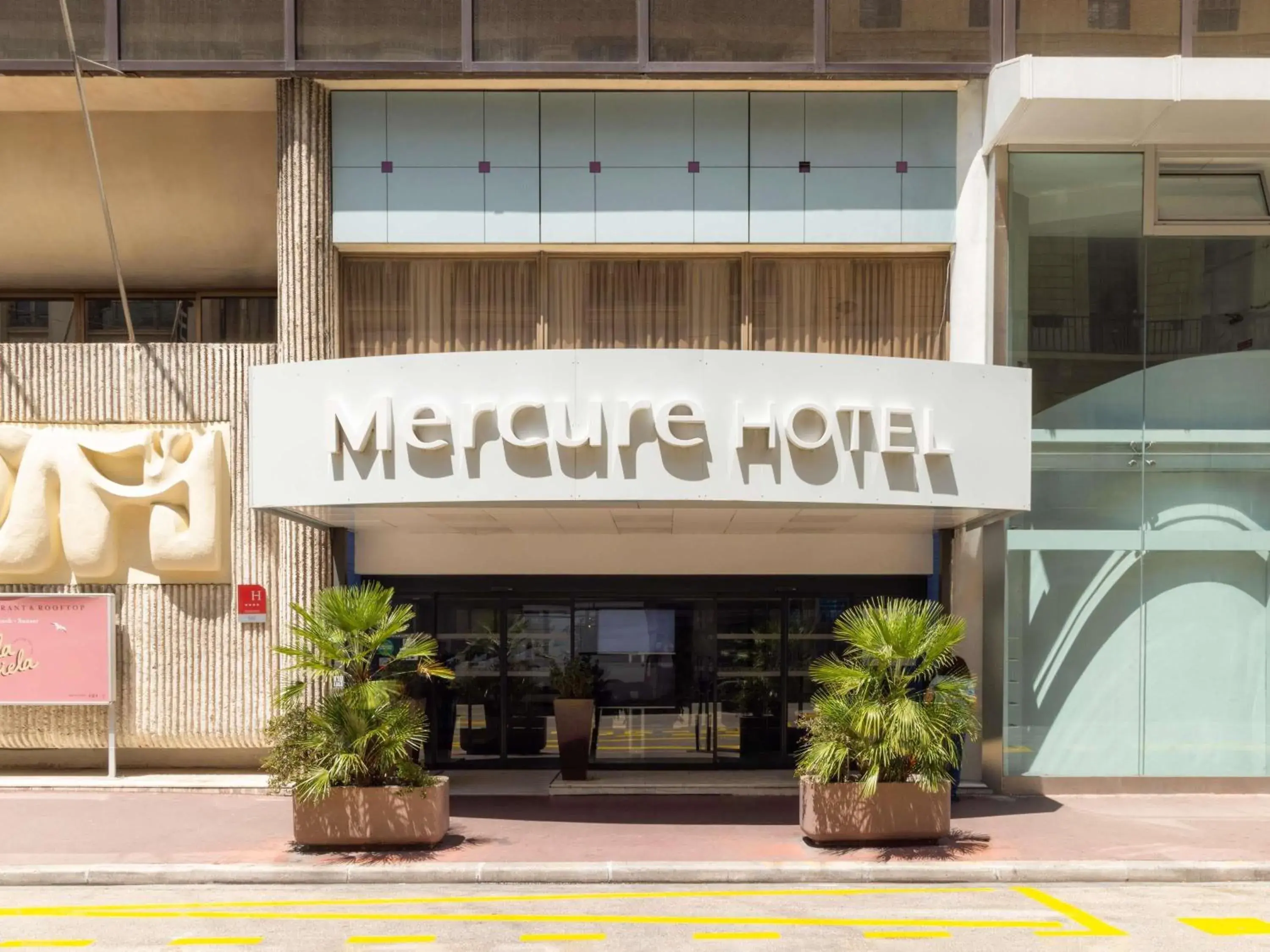 Property building in Mercure Nice Centre Notre Dame Property building in Mercure Nice Centre Notre Dame