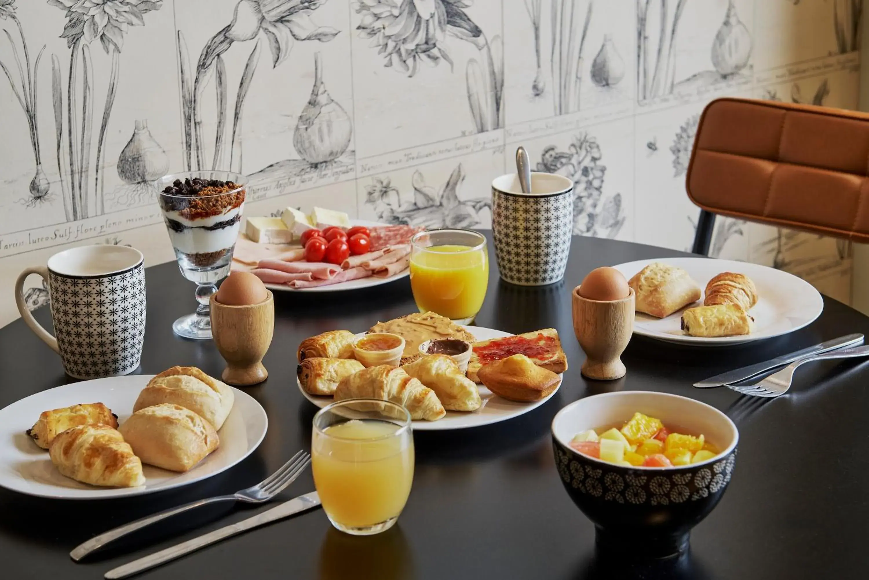 Breakfast in Villa Bougainville by Happyculture Breakfast in Villa Bougainville by Happyculture