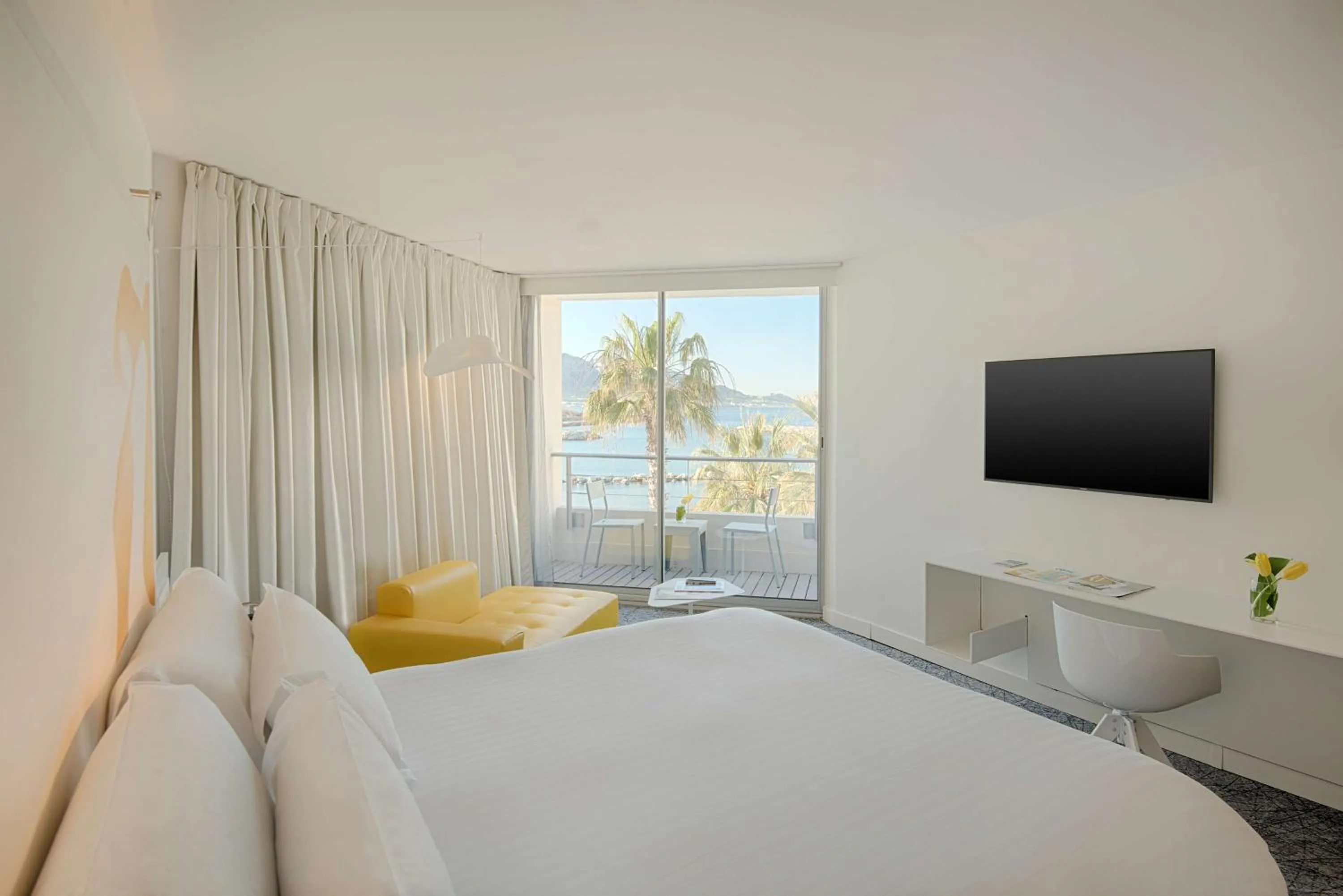 Bedroom, Bed in nhow Marseille