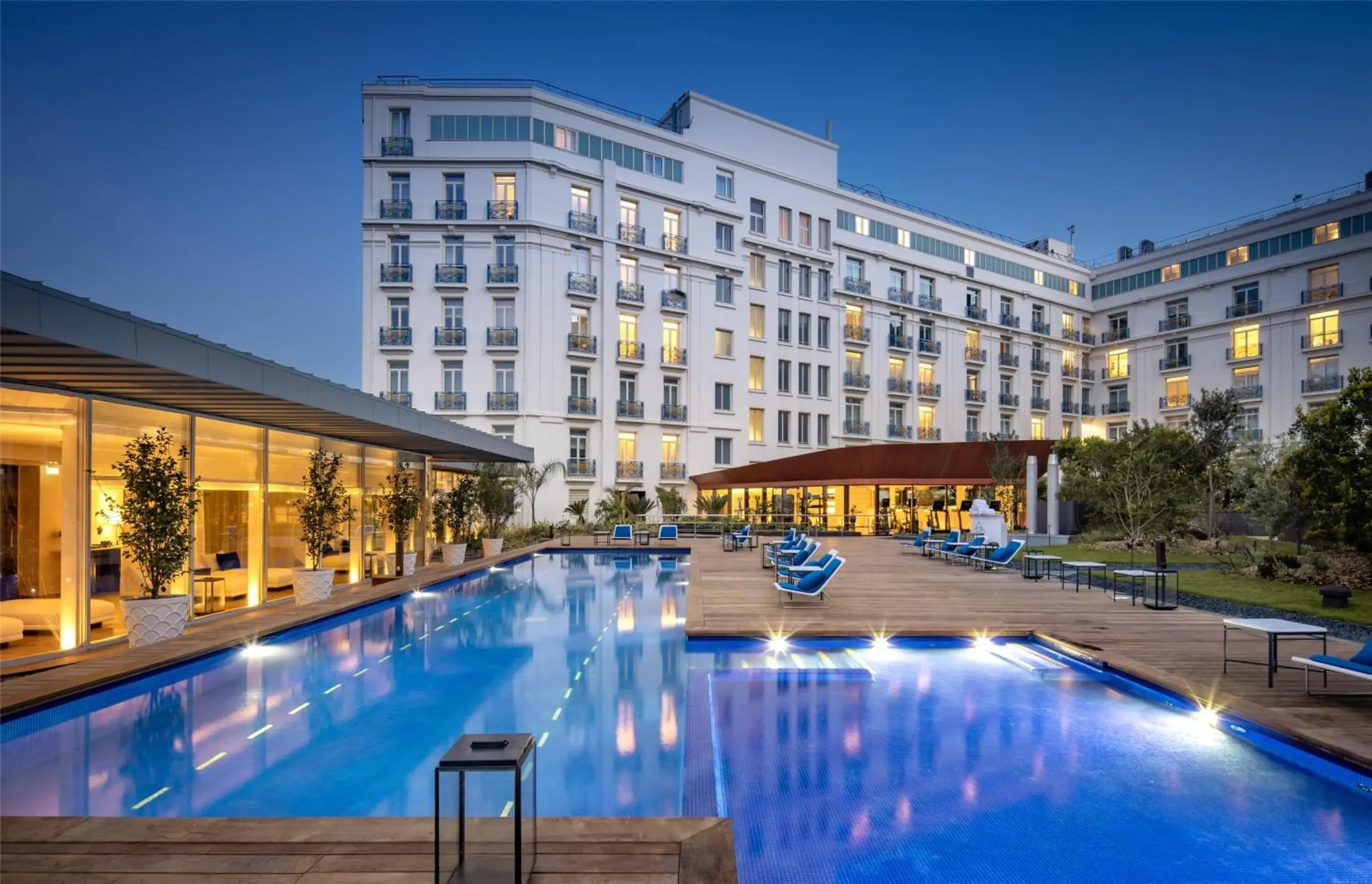 Swimming pool in Hôtel Martinez, in The Unbound Collection by Hyatt Swimming pool in Hôtel Martinez, in The Unbound Collection by Hyatt