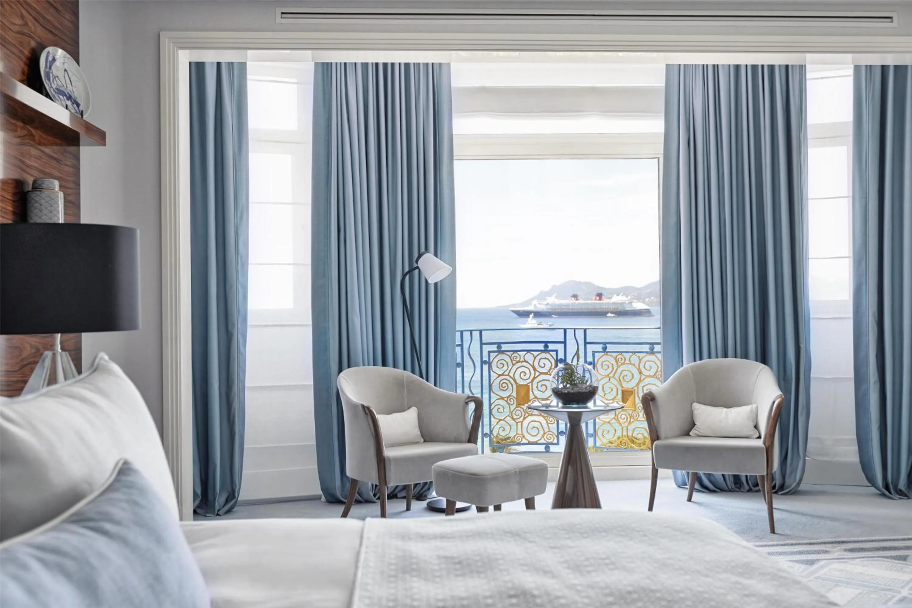 Photo of the whole room, Bed in Hôtel Martinez, in The Unbound Collection by Hyatt