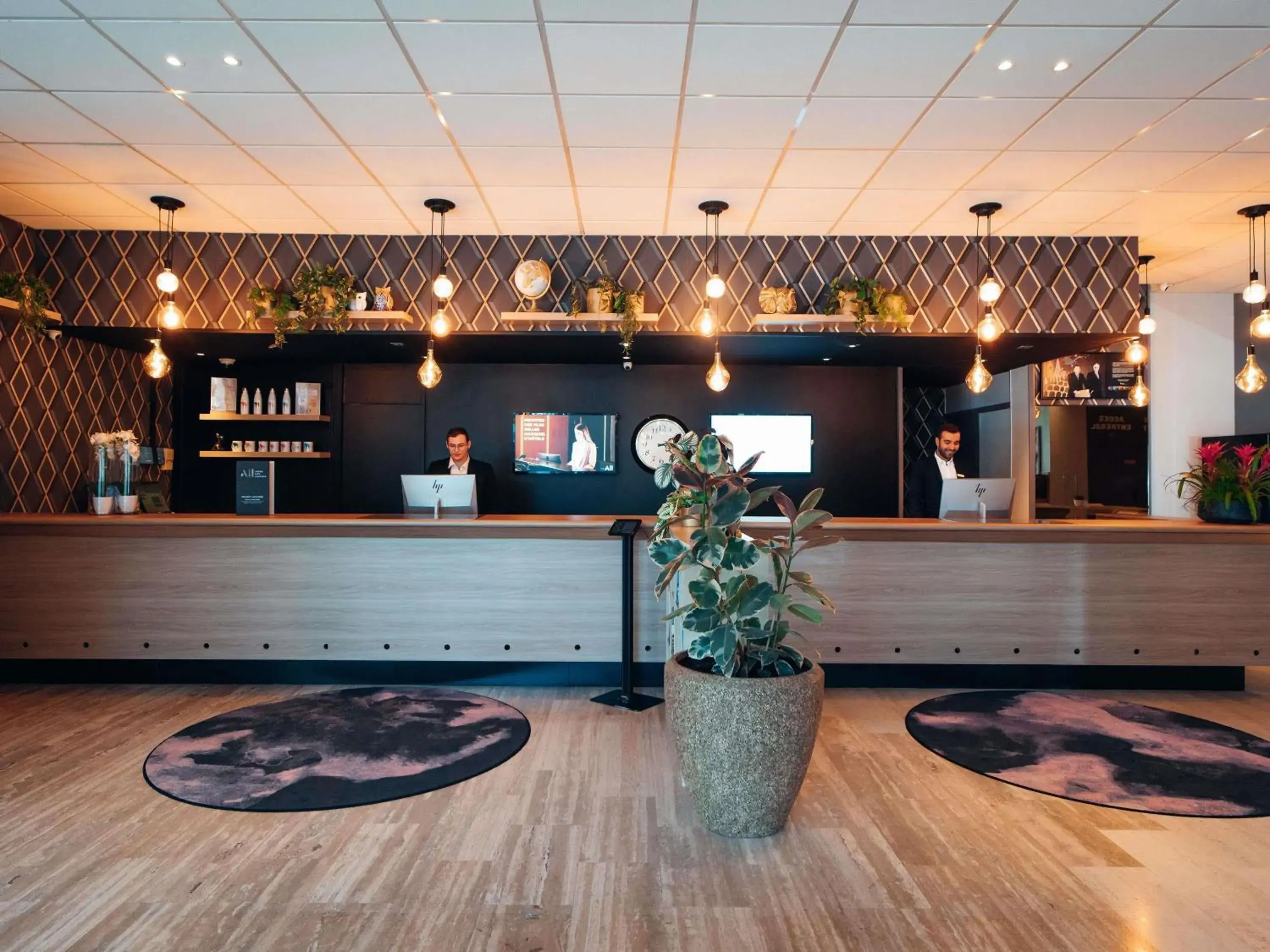 Property building in Mercure Paris Orly Rungis Aéroport Property building in Mercure Paris Orly Rungis Aéroport