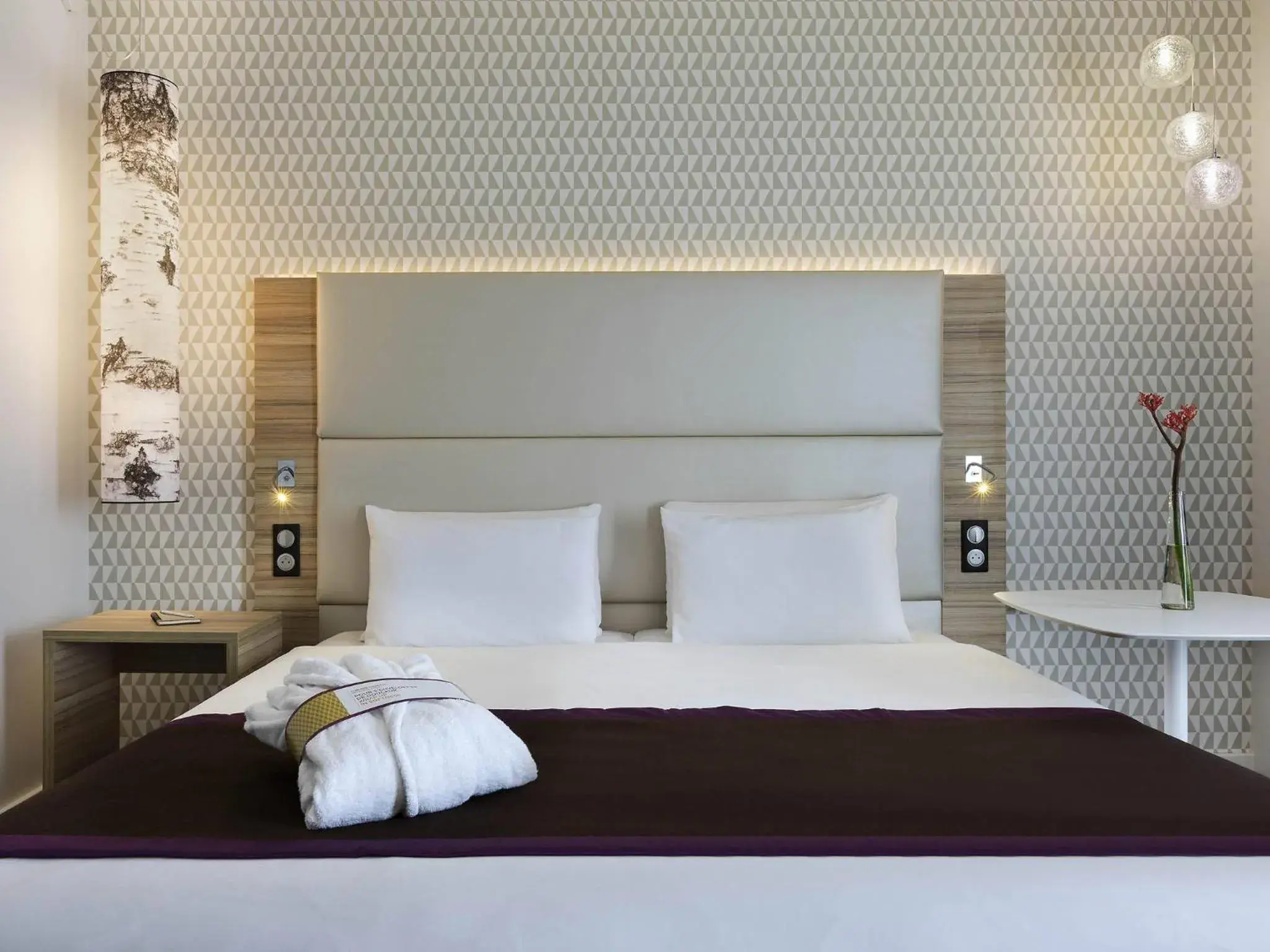 Bedroom, Bed in Mercure Paris Orly Rungis Aéroport Bedroom, Bed in Mercure Paris Orly Rungis Aéroport